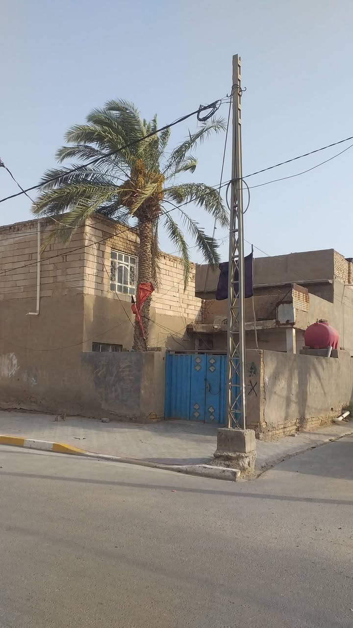 بيت ركن للبيع على شارعين 
المساحة 240 م

يحتوي على 
5 غرف 
واستقبال 
ومطبخ
وهول 
وصحيات 
ومنور 
العنوان/الديوانية/العسكري الأول /قريب على الشارع الرئيسي(شارع الوكفة القديمة)
للاستفسار الاتصال ***********

مكلف بالنشر
