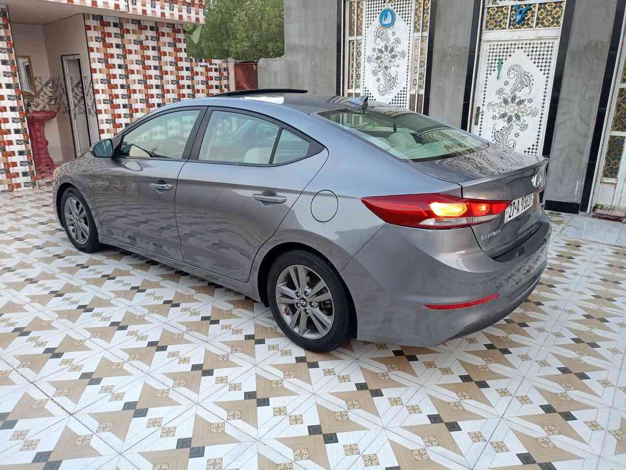 سلام عليكم   النترا 2018 رقم ذي قار حره تحويل ثاني يوم وارد أمريكي حادثه تبديل بنيد فقط بدون دواخل والباقي ليبل واحد لاضربه لاتبديل لافتح لاصبغ مكينه 2000دوش شرط مامفتوحه لاتبخير ولاتنقيص كير حداديه تبريد ثلج تدفئه شغاله كهربائيات كله شغاله حجئر صالنصه موجود بلادي ماشيه 70 الموصفات فول واحد على واحد بصمه تشغيل بصمه أبواب بصمه جنطه فتحه بلقماره شاشه لمس بلاد كامره دواره فول تحكم جهتين مثبت سرعه مانع انزلاق تقليل وقود حساسات اشاير بلمري تحكم امرايات دواخل لون عسلي تدفئه بلكشنات ويل كب تخم تاير جديد مكاني شطره  السعر 119 وبيه مجال***********
***********
