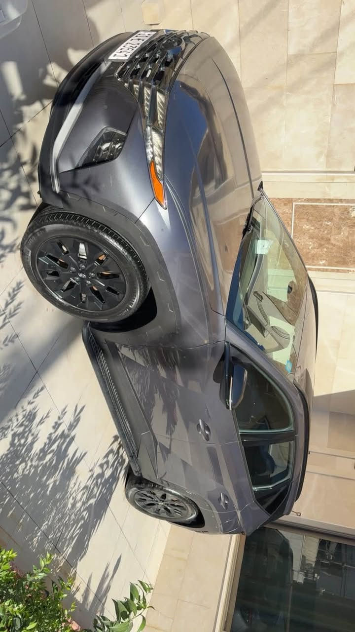 توسان موديل 2024 XRT وارد امريكي 
فول مواصفات بصمة 2.5L GDI  
فول رادار أمامي جانبي خلفي

السلام عليكم اخواني ..
توسان 2024 XRT مميزة  معدلة من الشركة جديدة  اخت الزيرو مواصفاتها حلوة حادثها سطحي صبغ بس بنيد بدون دواخل بدون شاصي وبدون ايرباك وتفاصيلها 
كالأتي :
- محركها 2.5L GDI 
- فول رادار أمامي جانبي خلفي مع أوتو ستوب 
- خروج عن المسار وسايد بريك كهربائي 
- كشن كهرباء وتدفئة بالكشن
- شاشة ديجتال مع شاشة ميديا كبيرة متعددة الوظائف و Carplay  
- شحن موبايل واير ليس
- بصمة مسح مودكمة وتشغيل عن بعد وانارة ترحيب
- انارة محيطية متعددة الالوان 
- صندوك كهرباء 
- تبريد شاشة مناخين منفصلة مع خاصية ريفريشر 
- أوتو هولد نزول منحدرات اطفاء تلقائي درايف مود 
- تطعيم دشبول وابواب قماش وفورميكا مميز 
- منافذ شحن مختلفة واشاير بالمري 
- حادث بس بنيد و مبدل و مصبوغ 
- السيارة ماشية 18 الف miles جديدة بمعنى الكلمة كاملة جديدة بحالة الوكالة وصيانه كامله جديده قبل ٥٠٠ كيلو كل الفلاتر والبلكات مبدلات جديده صار شهر تقريبا 
- ويل جبير 19 بلاك ادشن ودوسات بلادية مضافة من الشركة 

السعر 210 ورقه وبيها مجال حق الجيه 

  مكان السياره بغداد السيدية 
للمعلومات الاتصال : 
***********
