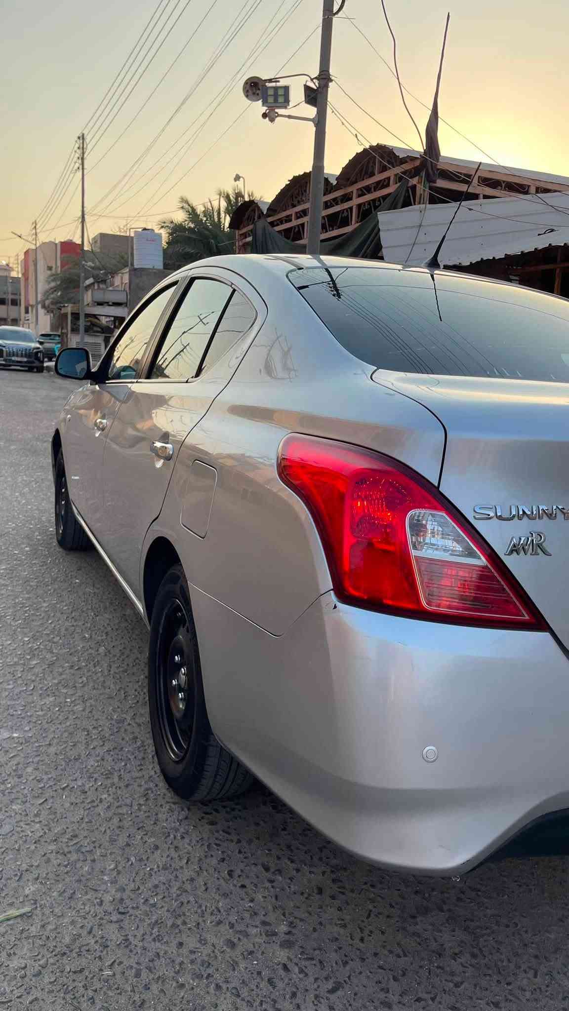 السلام عليكم للبيع نيسان سني لون سلفر هندي بليته زركه موديل 2023 رقم أربيل سنويه لغايه 2030 سياره كفاله عامه ضربه وصبغ وتبديل وفتح وبارد مكينه وكير كارتون تبريد ثلج حداديه جديده سياره جديده بمعنه الكلمه ماشيه 58 الف كيلو السعر 105 وبيها مجال قليل هذا رقمي *********** مكاني البصره

