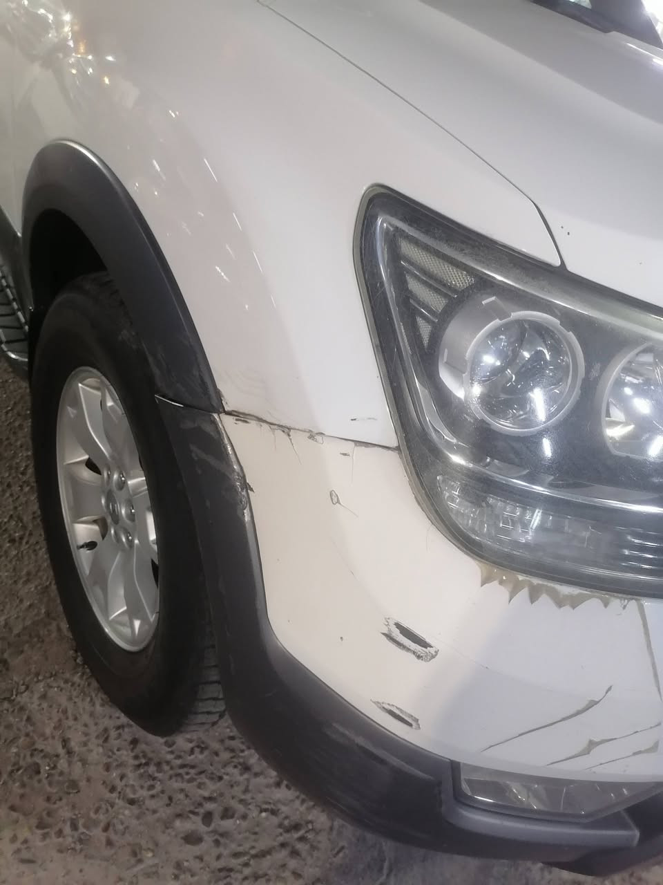 للبيع مافي ٢٠١٣ خليجي فول عدا البصمه جلد فتحه  تحكم استيرن السياره جاهزه من كلشي ومكفولة خليجي بهه فقط طخه بسيطه في الجهه اليمنى من الداعاميه تصلح على البارد حسب ماموظح في الصورة سته سلندر سبعه راكب بحاله جيده جدا  السعر ١٣٥ وبيه مجال مكانه بغداد قرية المكاسب شارع الفلل للتوصل على الرقم *********** ابو ابراهيم الخالدي
