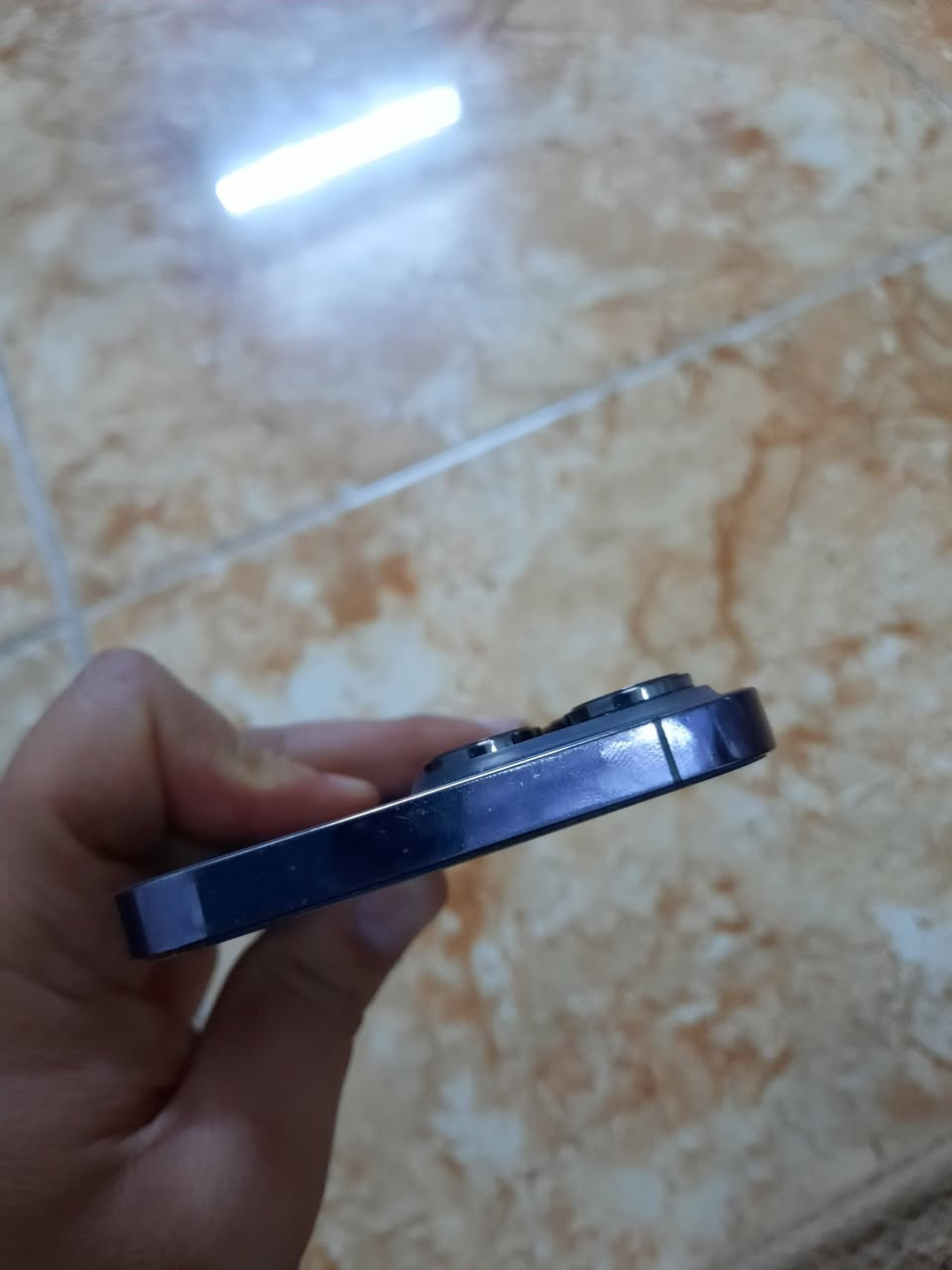 ايفون  14 برو ماكس  128
مبدل شاشه اصليه dd 
وكامره 
وبطاريه 
للبيع سعره 525 الف بيه مجال بسيط

نص مكتوب في الصور:
- ٩١ ٣:٣٠ القطع والخدمة تجمع Apple سجل تاريخ القطع والخدمة، وهذا السجل يعرض معلومات عن هذا الـ iPhone وحالته وتفاصيل إصلاحه. معرفة المزيد... يتوفر تكوين الكاميرا تم اكتشاف كاميرا خلفية جديدة. يرجى إعادة التشغيل لتكوين الكاميرا الخلفية الجديدة لهذا الـ iPhone. معرفة المزيد... إعادة التشغيل والانتهاء من الإصلاح سجل تاريخ الخدمة الشاشة غير معروف البطارية غير معروف