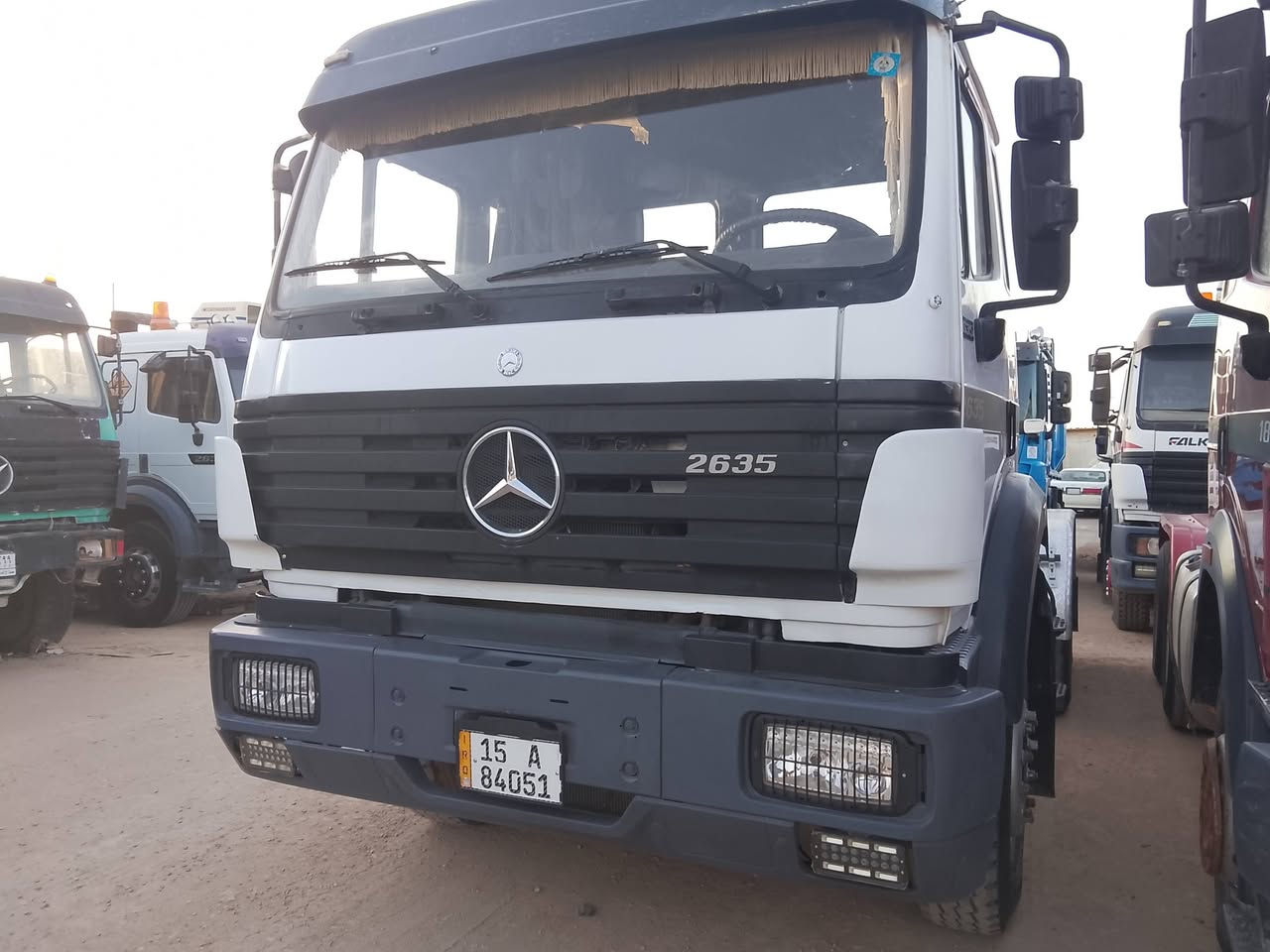 للبيع تريله قلاب ٤ دناكيرمحرك٣٥ كير١٨٠جيئف 
قماره وربع المالك نفسه الي يبيع النجف الاشرف اهلا وسهلا بكم في معرض حمزه الخفاجي وحسين شاطي النجف الاشرف (***********)(***********)سعر٣٧٠$ للشراي بيه مجال
