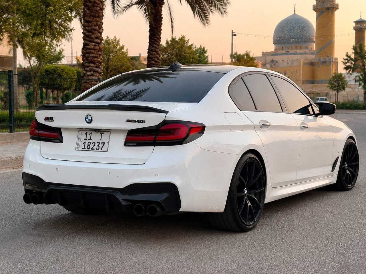 ‎للبيع | BMW 540i 
‎ام بكج بلاد  محدث كامل ٢٣ 
‎محرك ٦ سلندر تون تيربو 

‎ الموديل: 2018
الوارد: أمريكي
‎بيع او مراوس حسب القناعة

‎ المواصفات:
‎• محرك ٦ سلندر تون تيربو
‎• ماشية 95 ألف ميل
‎• ام بكج بلاد كت وفجوج وحزام امان وداخل 
‎• السيارة جاهزة بالكامل وادامه كامله
🌟
‎✔️ شاشة كبيرة لمس وماوس وتحكم بل ايد عن بعد
‎✔️ كاميرا
‎✔️ رادارات
‎✔️ حساسات أمامية وخلفية
‎✔️ التحكم بالصوت بالإشارة (Gesture Control)
‎✔️ سقف بانوراما (ستايل رولز رويس)
‎ويل كب ام اصلي حجم ٢٠ 

‎📌جاملغ وباب سايق مبدل بلادي وحافه لباب فقط لباقي كفاله

 السعر: 248 مستعجل على البيعة
‎مكاني بغداد زيونة 
رقم الهاتف ***********
