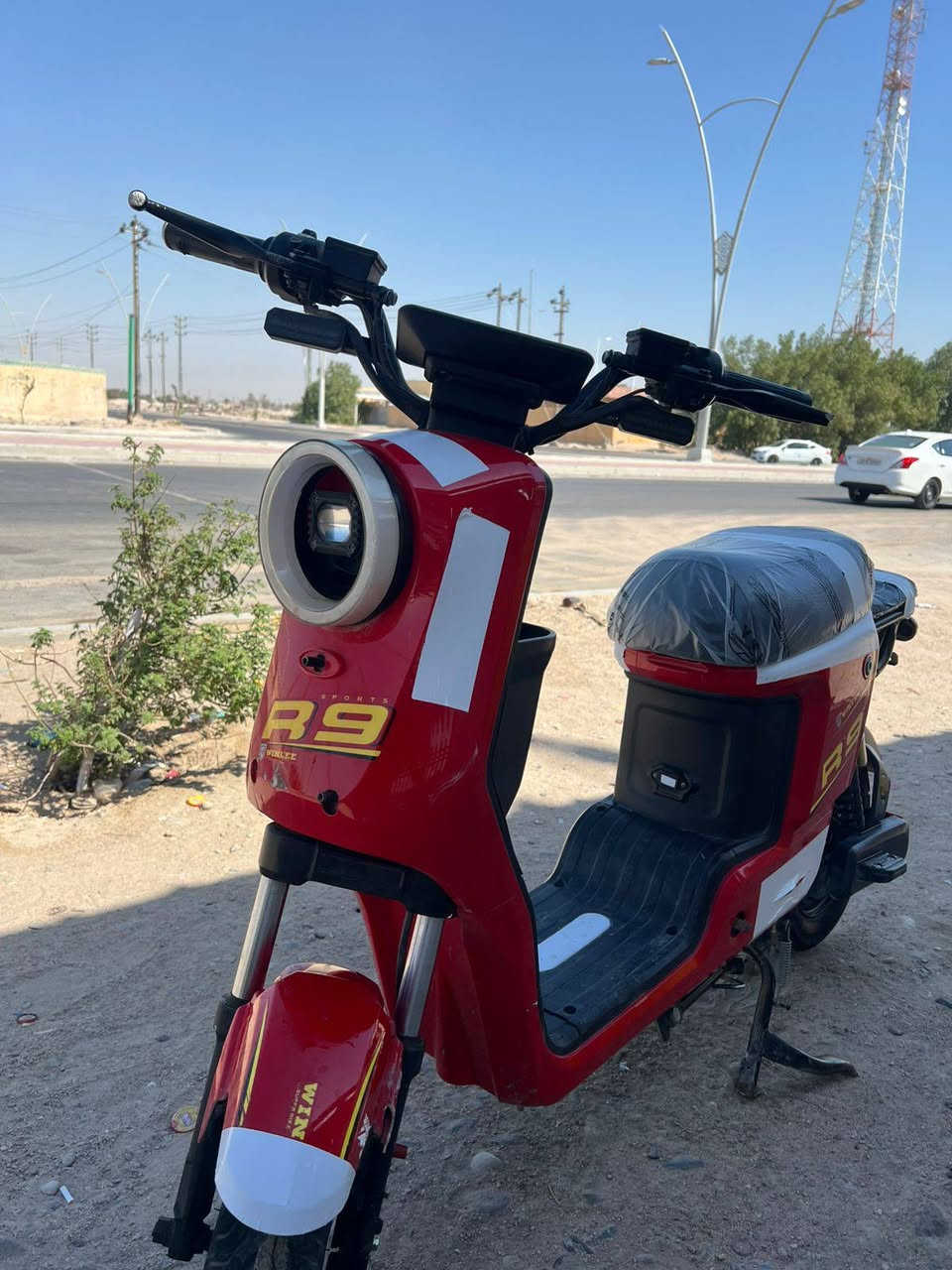 سلام عليكم دراجهR9فول مواصفات دراجه كاملة من كلشي بطاريات 32دبل جدد موجود الوصل مال الوكيل المكان البصرة الزبير ***********السعر 375وبيه مجال
