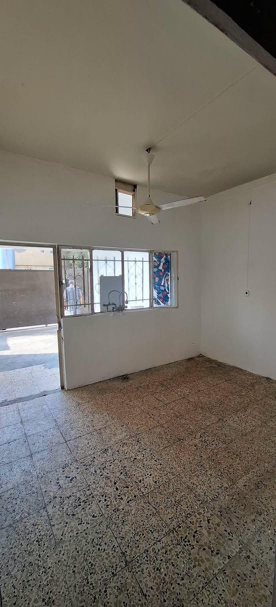 #دار للايجار 
مساحة 160 متر طابقين
موقع 📍 كركوك منطقة ساحة الاحتفالات قرب افران زمزم 
طابق الاول 
كراج + صحيات خارجية + استقبال +مطبخ + حمام + غرفتين منام 
طابق ثاني 
غرفتين منام 
#اجار 400 الف عدا الماء والكهرباء 
للاستفسار الاتصال بنا على 
*********** 📞
مكتب جنة الامل للعقارات 👑 
نستقبل جميع عروضكم السكنية والتجارية
