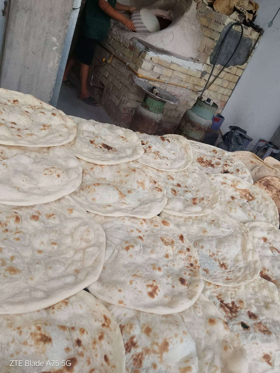 خبز أبيض • الحبة كاملة • توصيل مجاني