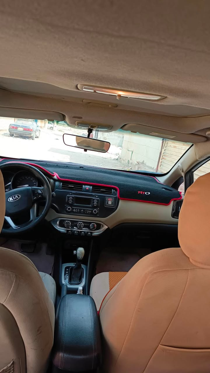 كيه ريو موديل 14 رقم جديد نكليزي وارد كوري محرك 1600دوش وكير وتبريد كفالة تخم تاير فتحه بل قمارة تنته  البدي بي صبغ حزام بيها المدكر لورة طخه بصيطة وبل كدام كذالك طخه بصيطه رقمها بصره سعرها 73وبيها مجال للشراي السيارة جاهزه وحلوة لا صرف بانزين ولا تخلي محسن ولا دوانص مكاني بصره 

***********
