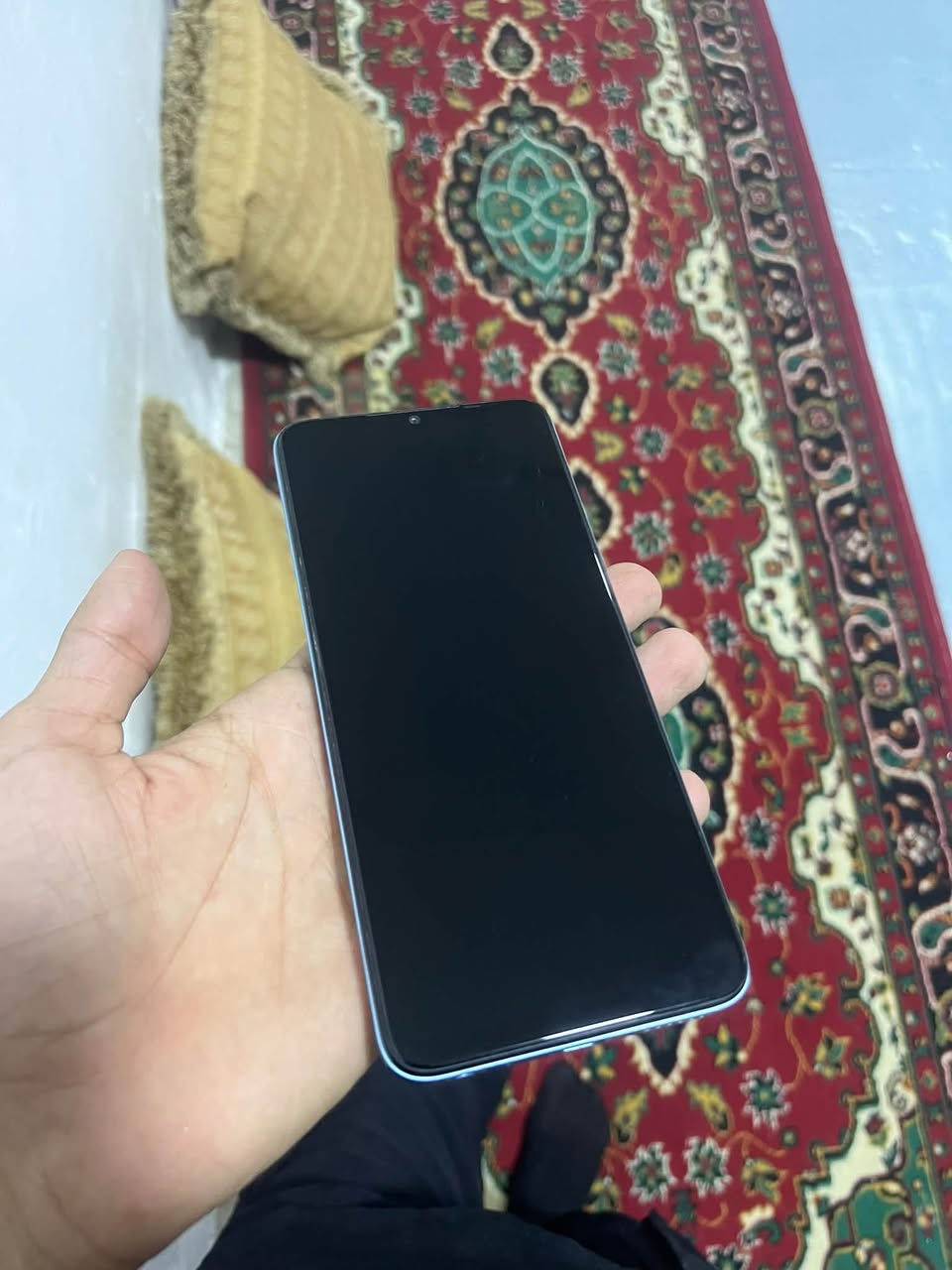 للبيع ب 75   نضيف فقط كسر ع كأمره الفوك ذاكره 128 واتساب فقط ***********
