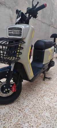 R7 • جديدة • بطارية ٣٢أمبير
