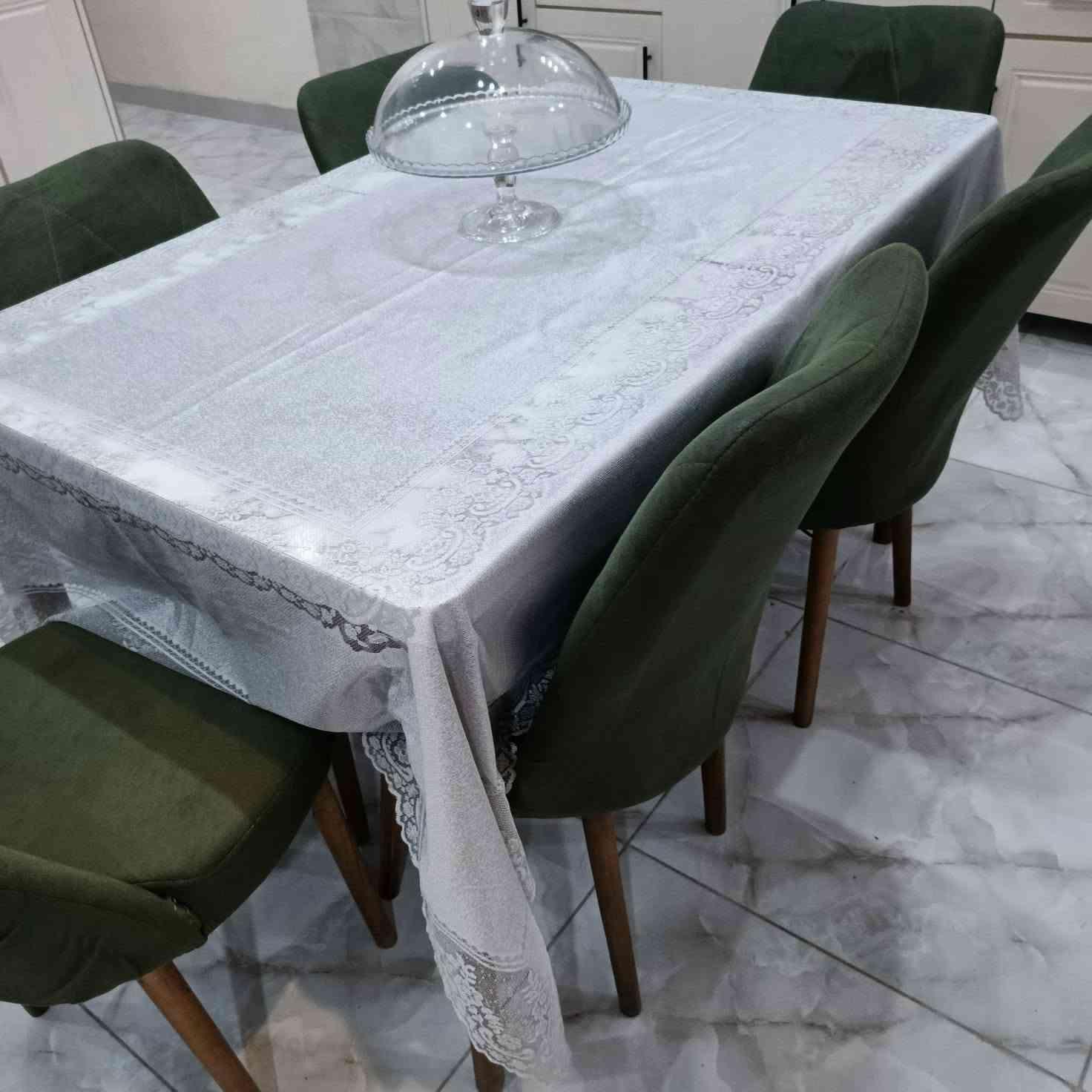 ميز طعام للبيع نضيف جداً 
سعر 65 بي مجال بسيط
للستفسار *********** اتساب♦️
