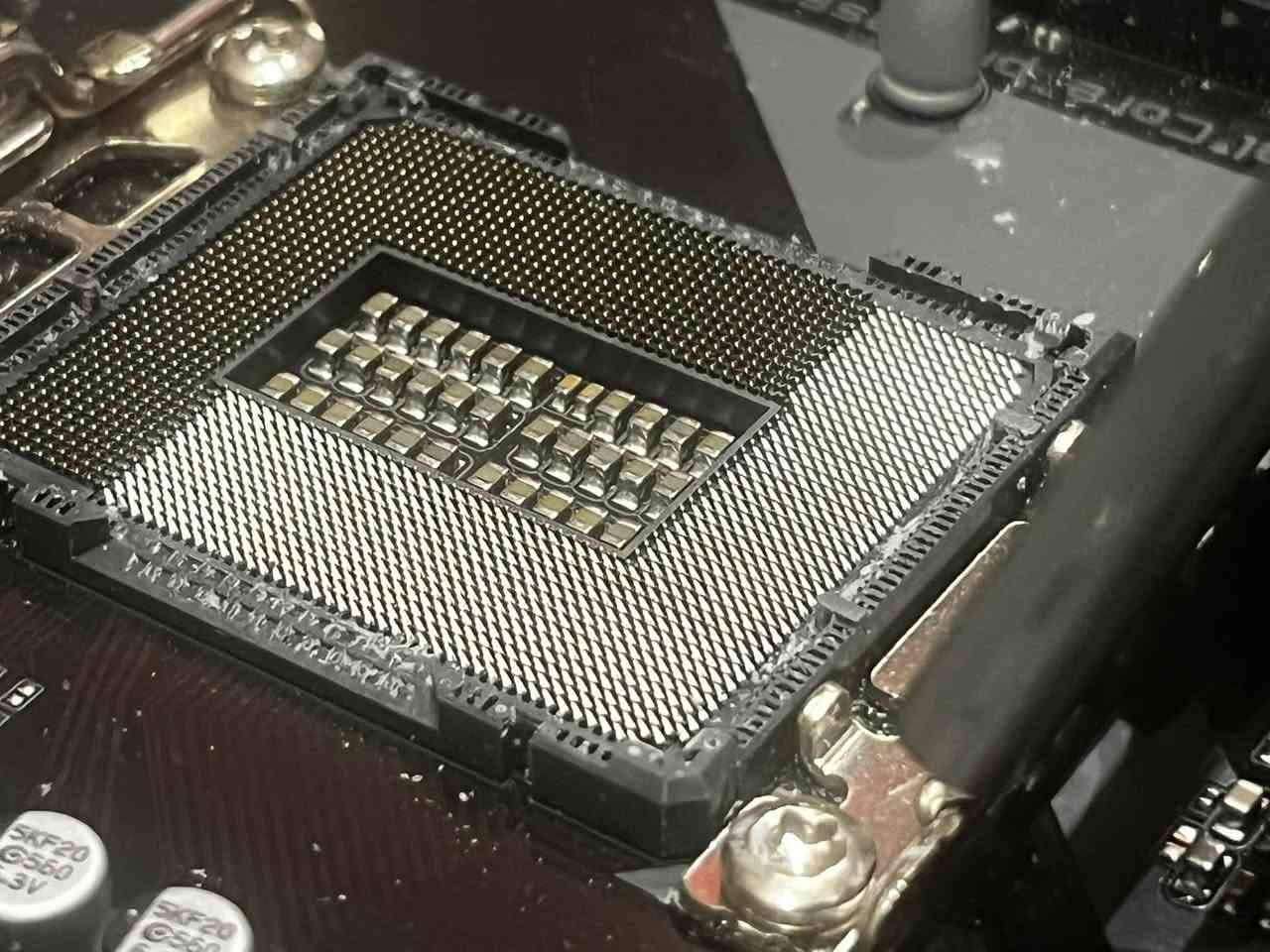 مذربورد • B760M • DDR5