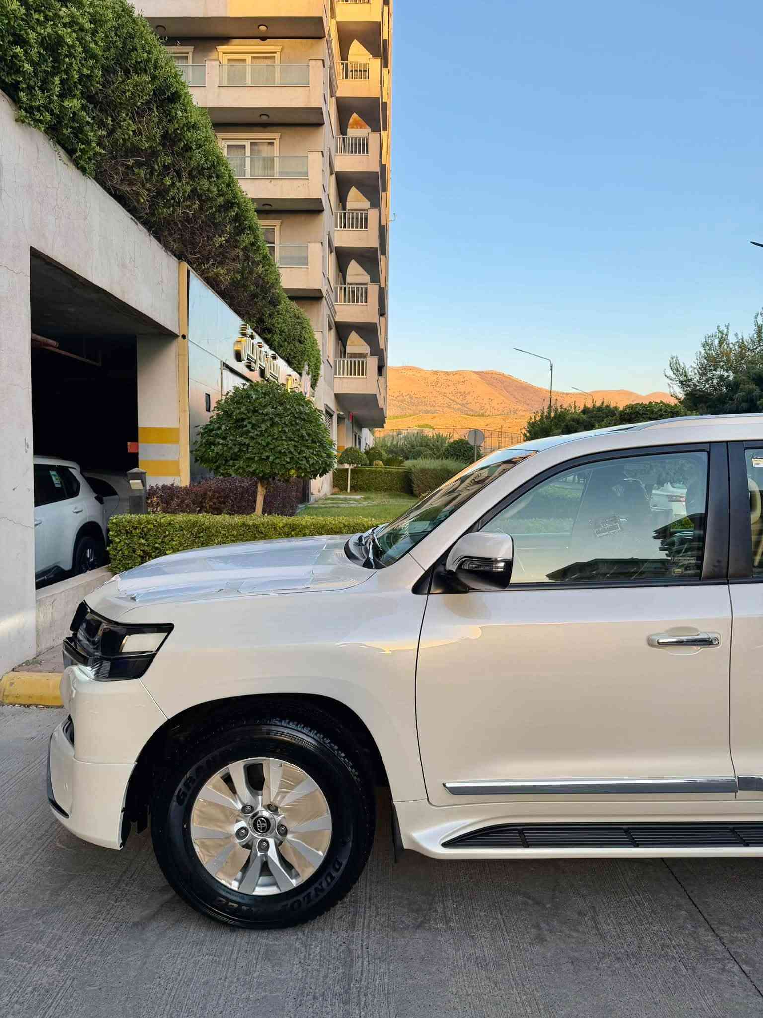‏Land cruiser GXR  2018  V8.4800
‏ وايت بريم اصلى
لاندكروزر 2018.
  GXR.V8.4.800
🔻ارخص سعر بكل العراق
‏‎ملاحظە : الاخوان رجائن بس بیع نقد بدون مراوس📌
أخت زيرو بل كارتون 📦📦
‏‎لاندکروزر 
2018  بريم  اصلى
‏‎💎محرک V8.4.800 سلندر 
‏‎⌛️ماشي 114 ألف
‏‎💎 بسمطين  +سماعة بيلادي +فرشات بيلادي مجوود 

‏‎💎 مكفولة كفالة عامة من الدعامية إلى الدعامية
‏‎ 💎 بدون صبخ .بدون بارد  ،بدون رصعات ،بدون حتى شخط
‏صبغ ،رمل مابي ، ..بقية كلها بشرط

‏‎🧬فول فول مواصفات
‏‎شاشة كبير لمس  حاسة رادارات
‏‎كاميرات 3 شاشات سيلاد فتحة سقف 
‏‎كشن جلد كشن كاراباي شحن موبایل  8 اريباك تبريد مركزية
‏‎بصمة تشغيل عن بعد باب جاك سلاجة ليد زينون 
‏  فورويل هوك
‏‎سيـارة عل نظافتها احسبها صفر زيرو

💎 تخم تاير دنلوب الاصلي

‏‎ 💎محرك كير بشرط مامفتوح
‏‎سيارة حيل نظيفة كلشي عل بلاد لوك
‏‎سنوية زنكة كلشي جديد مدفوع لـ2029
‏‎باسمي السنوية بشرط تحويل و خرامة 
‏‎سيارة مابيـها دينار مصرف كامل من كل نواحي

‏‎♻️نفسي يوم /تحويل و وكالة حاظر 
‏‎📍مكانك /داخل سليماني

‏‎💵 سعر 458$
‏‎☎️موبايل/ ***********
