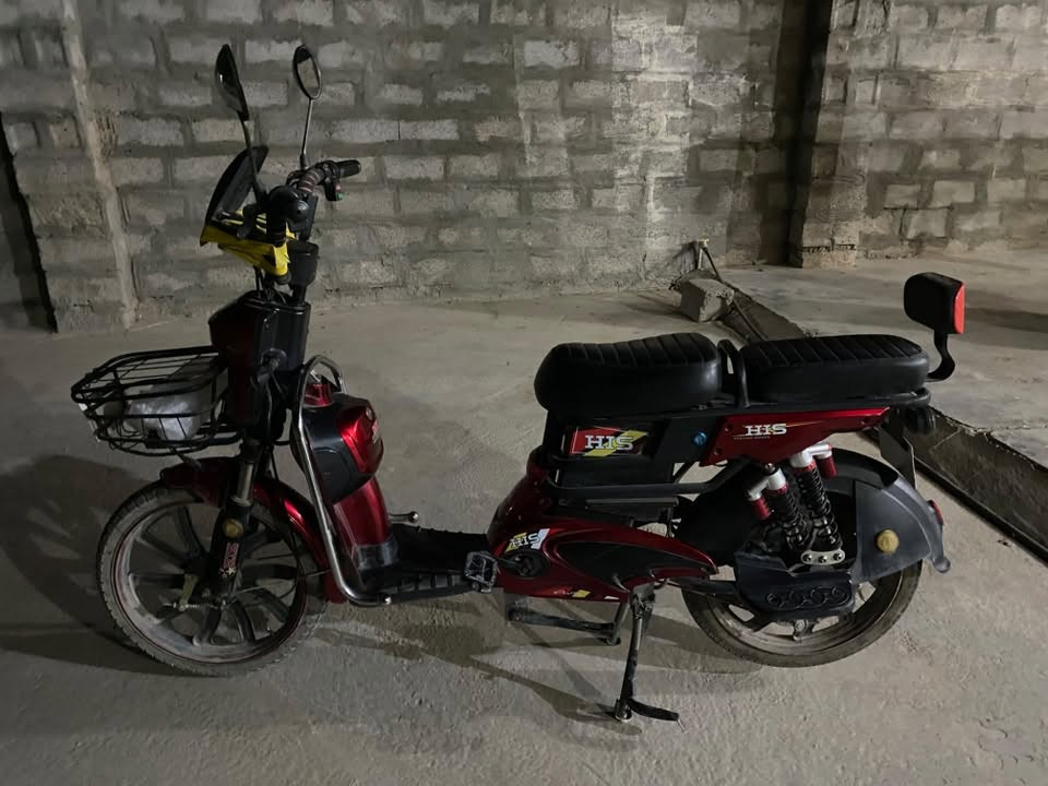 للبيع مأطور شحن موديل ٢٥ نضيف بطارياته تعبانه السعر 325 وبيه مجال ***********
