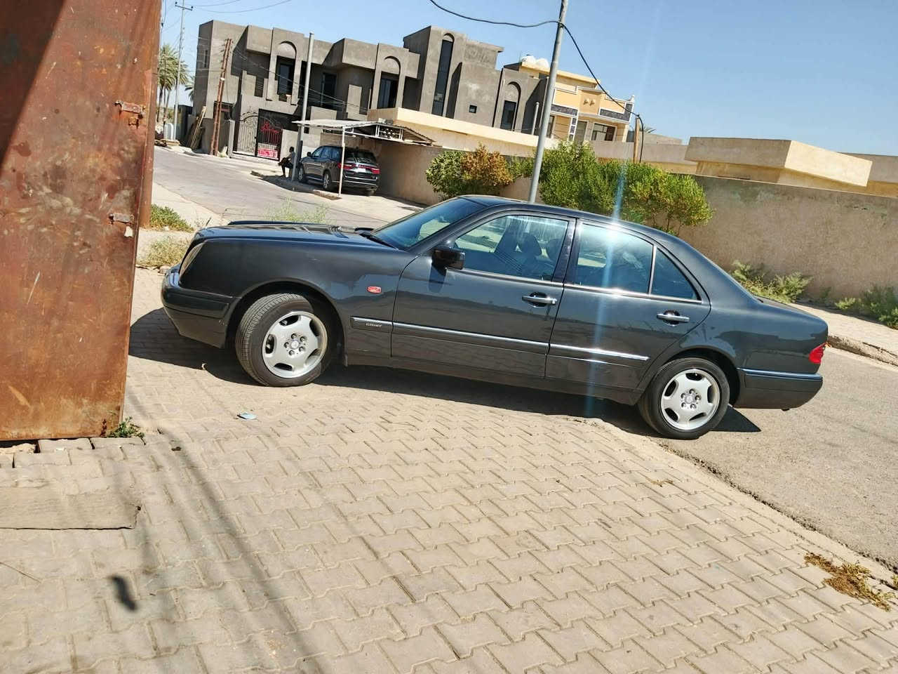 سلام عليكم مارسدس ام عيون موديل 96رقم بغداد نكليزي تحويل ثاني يوم مكان سيارة بغداد اليوسفية سعر 70وبيهة مجال رقمي***********
