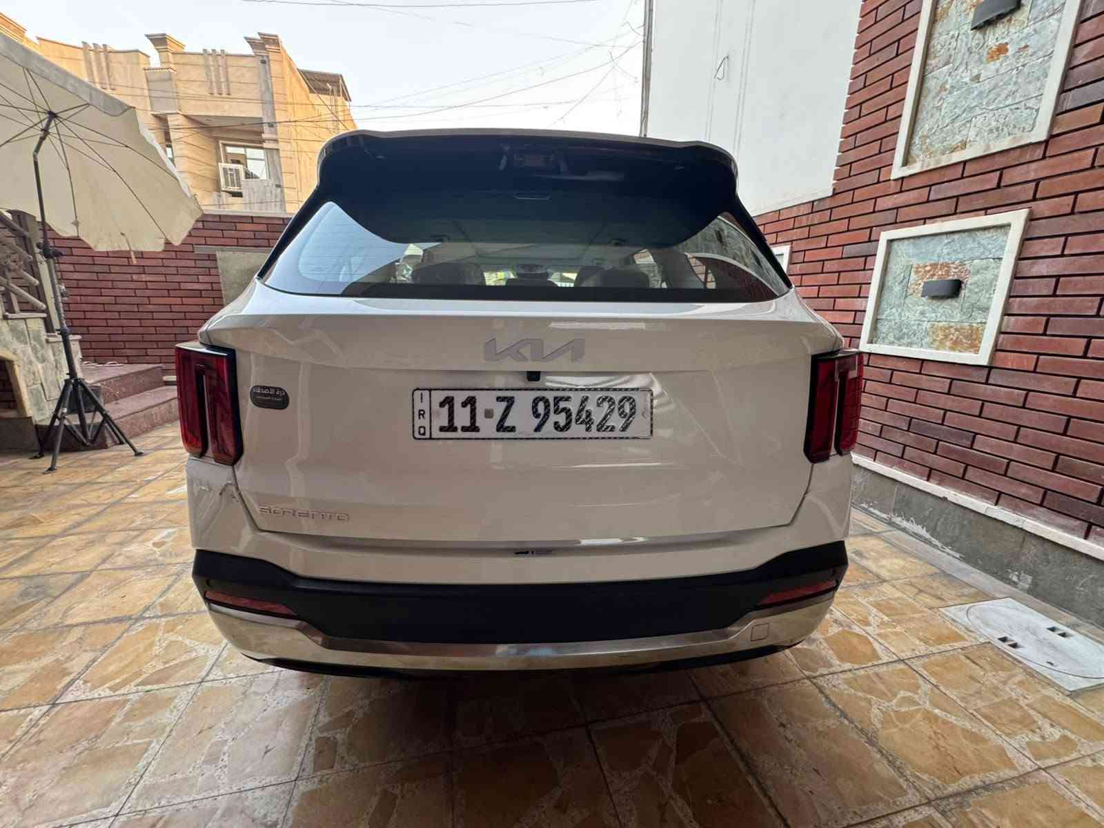 🔥 للبيع – Kia Sorento 2025 🔥

كيا سورنتو 2025 | السعر: 299 ورقة فقط
رقم بغداد | العنوان: الدورة – شارع أبو طيارة
للاستفسار: ***********

💥 السعر مغري جداً ومناسب للجادين

🚘 Kia Sorento 2025 – وارد خليجي – 6 سلندر – Full Option

سيارة مميزة جداً بحالة ممتازة ومواصفات عالية، مع عداد 22 ألف كم فقط، ومكفولة كفالة عامة.

أبرز المواصفات:

• محرك 6 سلندر
• وارد خليجي
• Full Option
• سقف بانوراما
• صندوق خلفي كهربائي
• مقاعد كهربائية
• شاشة إلكترونية كبيرة متصلة
• Head-Up Display (داتا شو)
• تشغيل بصمة
• دخول ذكي بدون مفتاح
• كاميرا خلفية
• رادارات ٣٦٠ 
• شاشة وسطية كبيرة ونظام معلومات متطور
• عداد إلكتروني بالكامل
• إضاءة محيطية Ambient Light متغيرة
• ويلات كروم
• ستائر جانبية
• تحكم بالمقود
• تحكم كهربائي بالمرايا
• حساسات اصطفاف
• مثبت سرعة
• تحكم بالمناخ والتكييف
• أنظمة أمان ومساعدة للسائق
• مقاعد مريحة وتشطيبات داخلية فخمة
• مساحة داخلية واسعة ومناسبة للعائلة
• مواصفات خليجية مناسبة لأجواء العراق

📍 رقم بغداد
📍 الدورة – شارع أبو طيارة
📞 ***********

🔥 299 ورقة فقط – السعر مغري جداً
سيارة نظيفة، مواصفات عالية، وعداد قليل جداً… فرصة تستحق المشاهدة. بغداد, العراق
