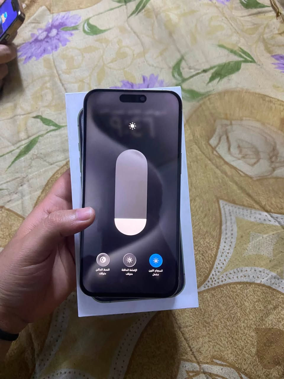 للبيع: ايفون 15 Pro Max*
- *الذاكرة*: 256GB

- *البطارية*: 100% مستبدلة تفصيخ

- *اللون*: تيتانيوم

- *النسخة*: شرق اوسط ماستر AAA

- *النظافة*: 100%

- *الشاشة*: مستبدلة 3 خيارات - سوفت اولد

- *الشغال*: اتصال ✅ سيم كارت ✅ واي فاي ✅ فيس ايدي ✅ كامرات ✅

- *الحالة*: كله شغال بدون عطل او مشكلة. تجي تفحص على راحتك

- *السعر*: 650 ألف وبي مجال بسيط

- *للتواصل واتساب*: ***********

- *المكان*: بغداد - مدينة الصدر

- *ملاحظة*: ماكو توصيل

