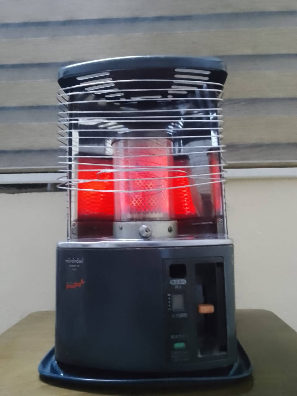 متاح صوبه تيتومي صالون حجم كبير 
وصوبه كرونه حجم وسط 
وصوبه تيتومي حجم صغير 
وصوبه ميسبوشي تشتغل عل كهرب والنفط 
المكان حي القدس 
رقم الموبايل 
***********
***********
