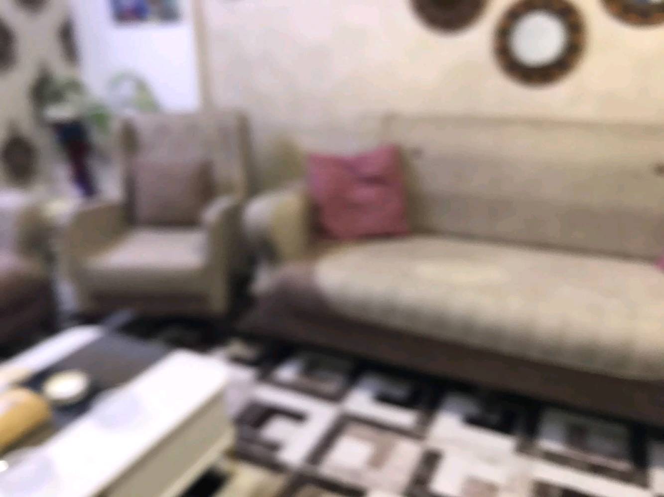 تخم تركي ماخذي بمليون ونص 
٧٥٠ قفل 
كراده داخل***********