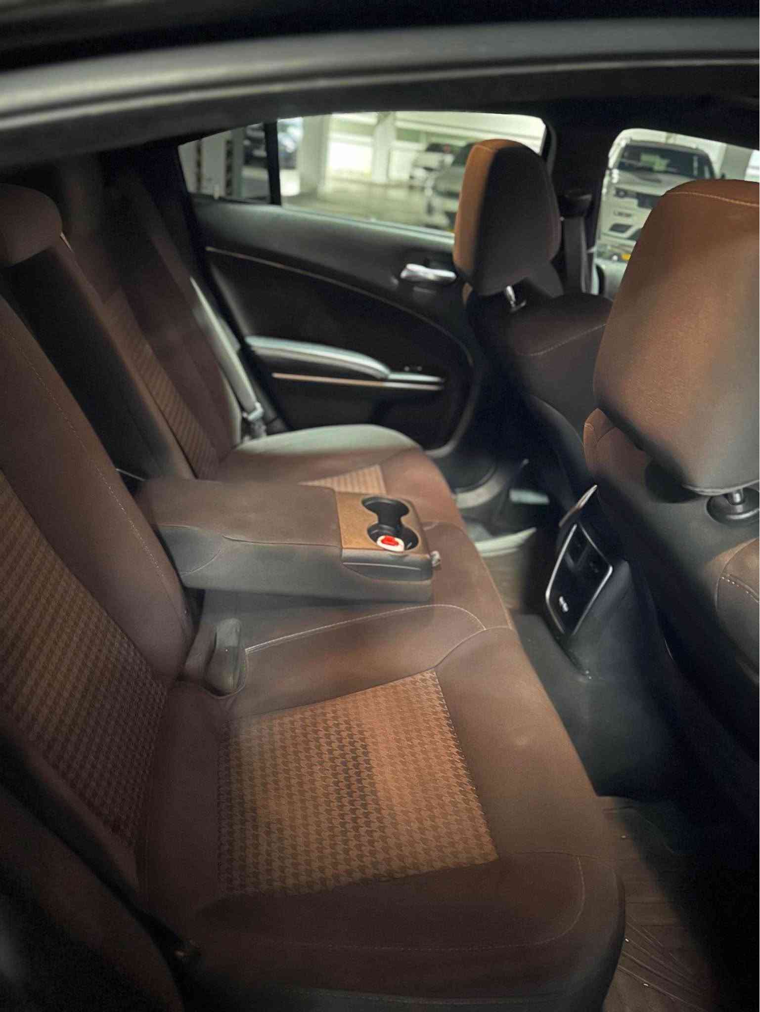بسم الله الرحمـٰن الرحيم

تحيه للأعضاء الكروب 🥰🫡
Dodge Charger (GT Super Track Pack) 2019

جارجر GT سوبر تراك باك بلاك توب اصل اللون اسود ملكي ♠️ 😈

موصفاتها :

بصمة.  و تشغيل عن بعد

شاشة. جبير
سماعات ALPINE
مازدات زنون + بلوجكترات زنون

سيارة بلاك ادشن كامل من الوكالة 

سوبر تراك باك (تخلي السيارة چلبة)

درايف مود 

ايكو سبورت
‎گير طيارة 

شفتات سترين

ويل 20 انج

تخم تاير جدد

السيارة تلمع 

نشطة وخفيفة 

وبعد مواصفات الGT معروفة 

حادثها‼️‼️:

جاملغ وبنيد و جاملغ صبغ فقط 

السيارة مرتبة وحلوة وتجذب انظار من تمشي بالشارع واتوقع هذا اللون محبوب الكل 😈

السيارة ماشية 122.000 الف ميل

سعرها 185 ورقة وبيها كل المجال للكل الطيب والموطيب🤍.

اي استفسار تكدر تستفسر اهنا وتكدر عل هذا الرقم 

وبالحالتين موجود جواب لاستفسارك وتدللون علينا حبايب🤍.

للاستفسار :***********

موجود واتس أب 

ورصيد 

ومتواجد بكل وقت🤍🤍

مكان السيارة.   اربيل.    🤍🤍 أربيل, العراق
