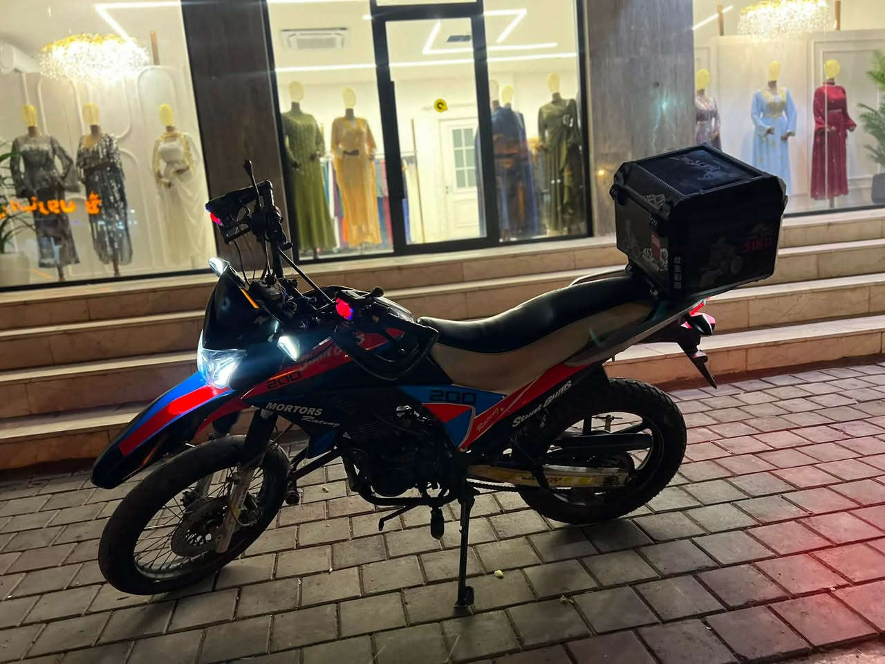 دايوان قفاز 200Cc
موديل23
تاير خلفي محول جوبلس 
مدفوع گمرگ 
السعر/1750
التواصل اوتساب
الرقم/‏***********‏

