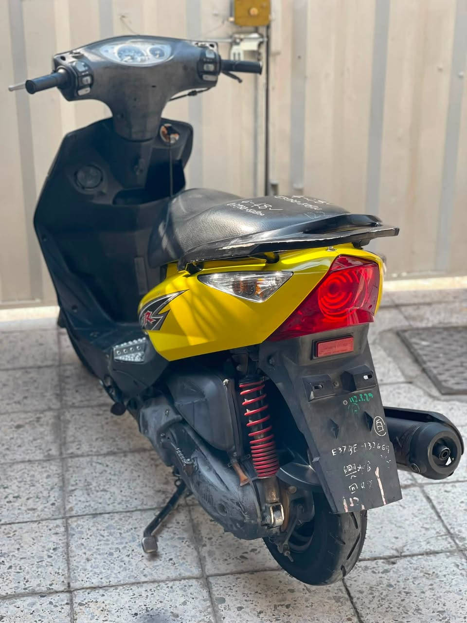 للبيع ماكس ثعلب ليموني مكفوله كفر ومكينه سلف كابريتر كله بلادي ماشيه 15 الف نقطه جراد مابيهه السعر خاص مكاني الشعله ***********
