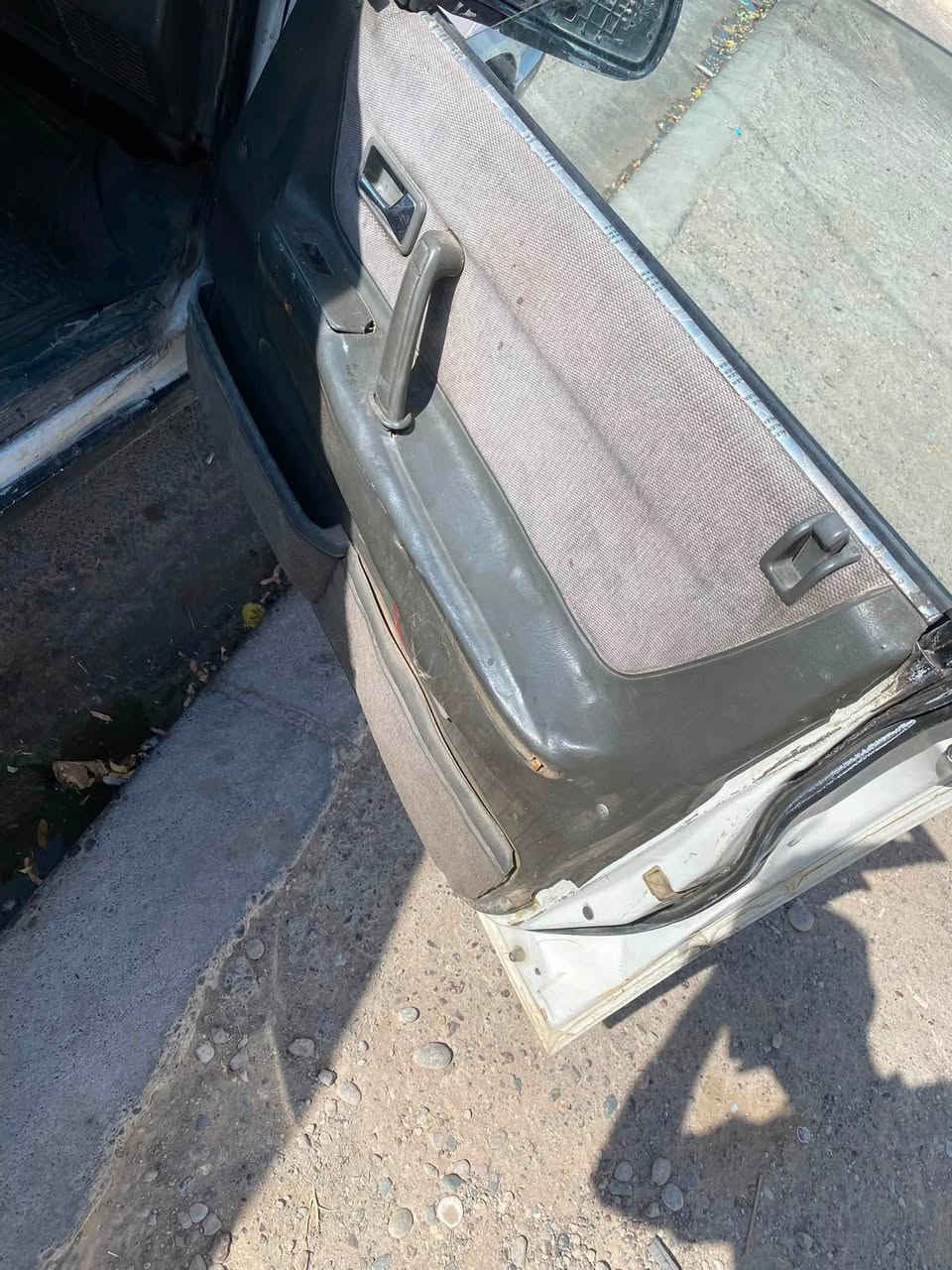 مازده ٦٢٦ موديل ١٩٩٠
١٢و كابليته يه بي كيشه يه سه ياره كه 
ئه وه لياته و مالي مه ده ني و دزياري به شه رته
سه نه وي له گه له فروشتن و گورينه وه
***********
