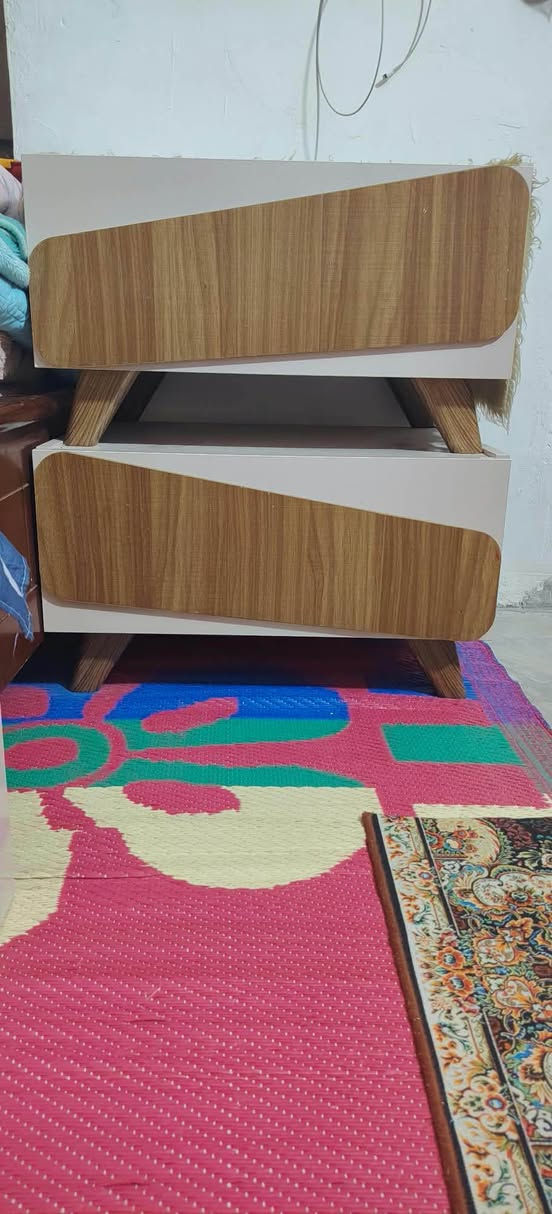 مزاد انس الوندي 

غرفه نوم تركي خمس قطع خشب درجه ممتازه مو الخفيف سعر 375 الف 

ميز تواليت سعر 65 الف 

للاستفسار مراسله الصفحه او اتصال بالرقم 

*********** 

عنوان بختياري اول مقابيل المدرسه خناقين, ديالى
