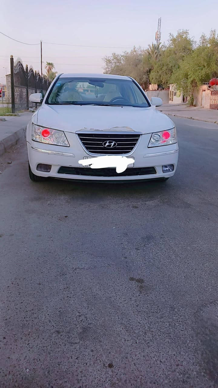السلام عليكم  سوناته مقدس موديل 2010 خليجي السياره بنوراما الداخل صاج تخم تاير جديدي مكينه 2400  اربع حساسات بارد ابخشم الجاملغات الا اماميه ورصعه ازغيره بل جاملغ الخلفي السياره جاهزه من كلشي  اني مكلف بلنشر   رقم السياره بغداد بسمي  السعر 120 وبيها مجال بسيط حك الجيه رقم الهاتف ***********
