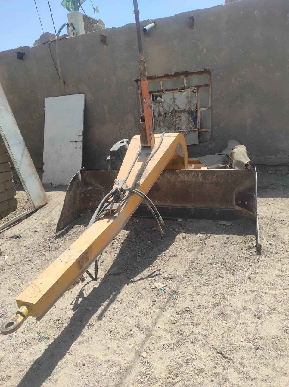 سلام عليكم مكينه نيوهلاند البيع وراها معدلان  ليزر بدون جهاز  المكينه مجفته كير واكسن مكفولات لمكينه موديل ٢٠١٢  محسنه سعر ٢١ مليون وبيه مجال الطيبين باقي لتفاصيل اتصل ***********
