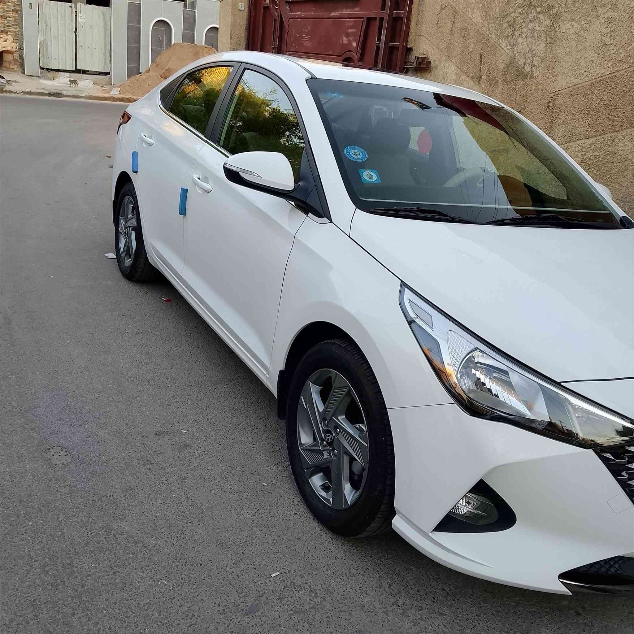 السلام عليكم 
اكسنت للبيع موديل 2023 ماشيه 24الف محرك 1600دووش كير اي تي كلشي بيهه بلادي مال الشركه بيهه هواي مواصفات مري شفط واشاير مري تحكمات ستيرن جهتين- حساس اطارات مانع تزحلق فتحه سقف بانوراما حساسات خلفيه كامره اماميه وخلفيه جام كهربائي سبير منازل (5ويل كب ) بيهه رصعه خفيفه جاملغ الأيمن وفطر بسيط 3اصابع دعاميه الخلفيه ميبينن الباقي كله مكفول باتري جديد وتخم تاير ومنظومة بانزين كله جديد السعر148وبيهه مجال للطيبين  
العنوان بغداد الحريه 
رقم الهاتف/*********** حسين
