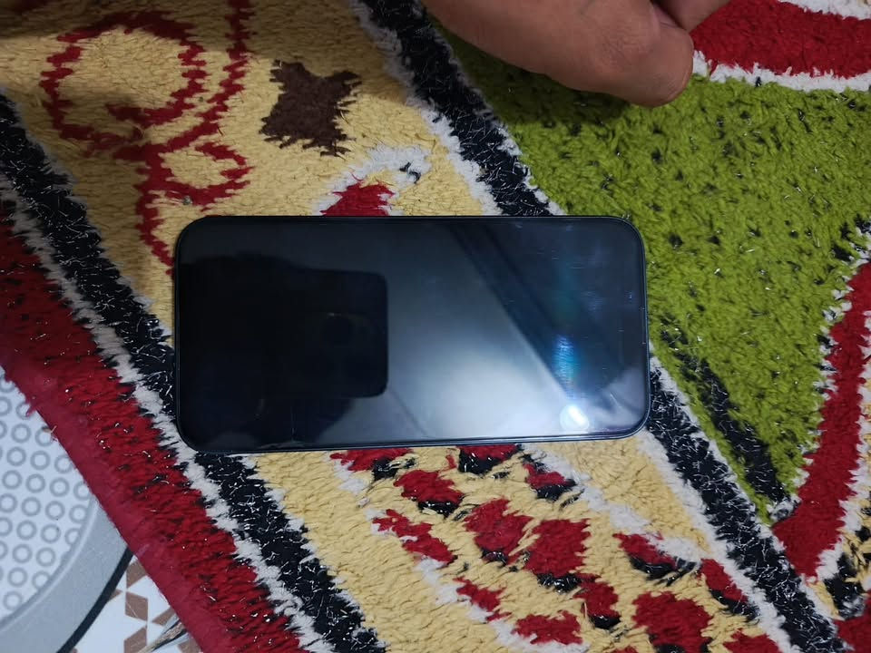 ايفون 13لون نيلي 
ذاكره 128
نضافه مثل ماشوف كدامك 90%
ملحقات كارتونه +واير شحن 
***********+وتساب 
سعره 450
