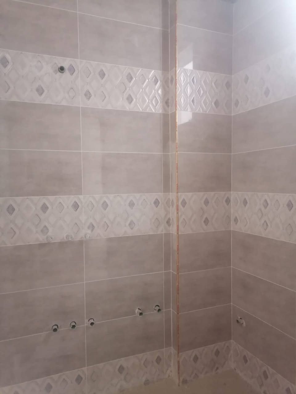 السلام عليكم كادر سيراميك ارضيات جدران شغل تسليم مهندس ***********
