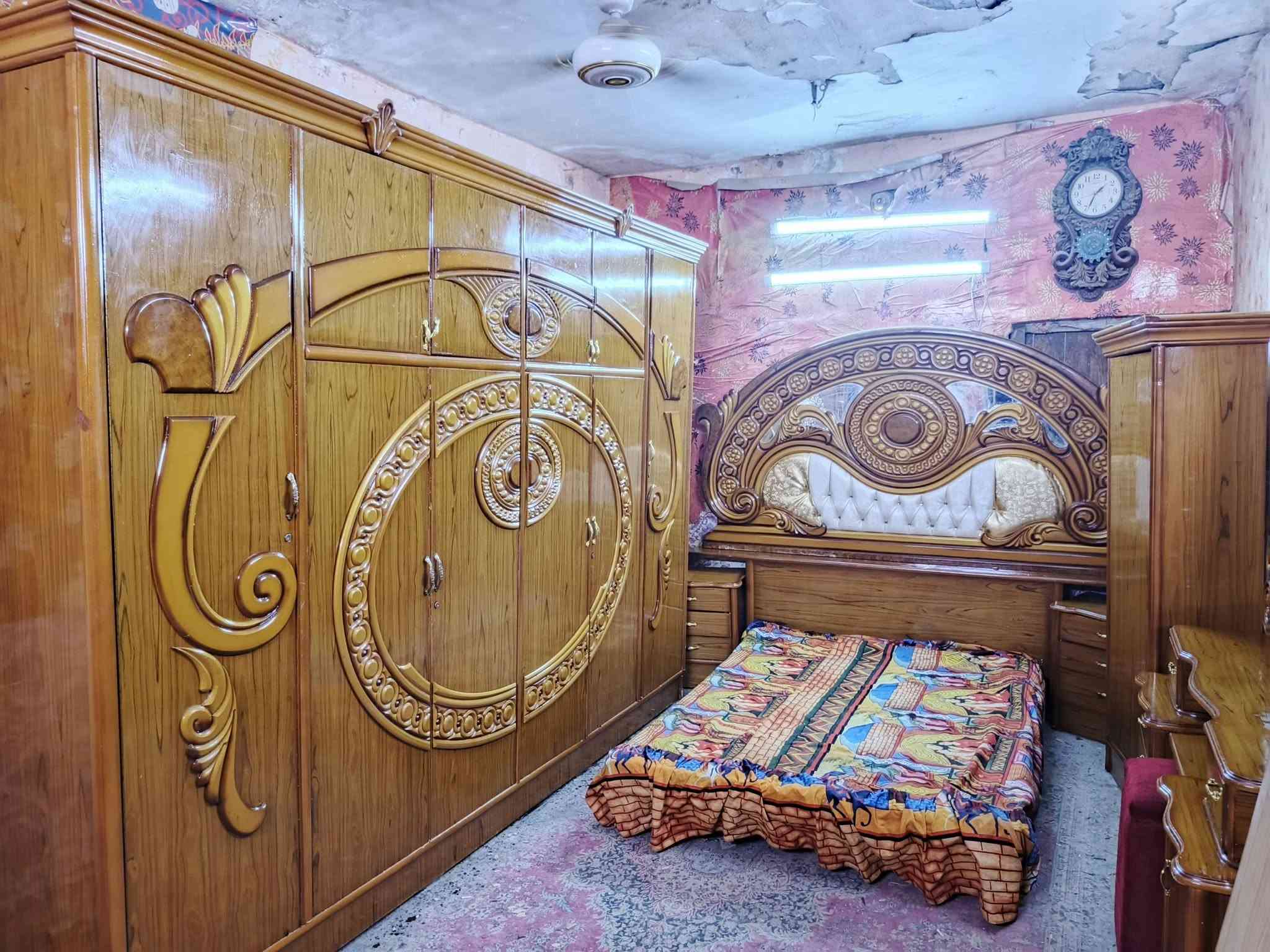غرفه اخشاب ست ابواب ملحق للبيع ***********السعر 600صاج الزاويه كنتوريه موديل حديث العنوان بغداد وكو توصيل متواجد وتساب
