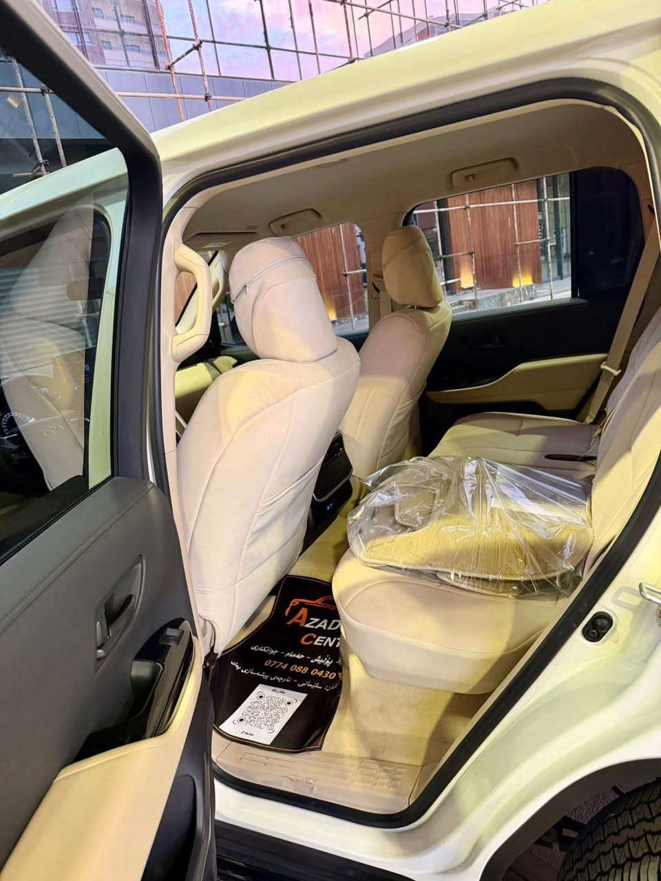 Landcruiser 2024 GX
١٤ هەزار کم  ڕۆیشتووە
بێ بۆیاخ و بێ سارد لۆک لۆک
*********** السليمانية, العراق
