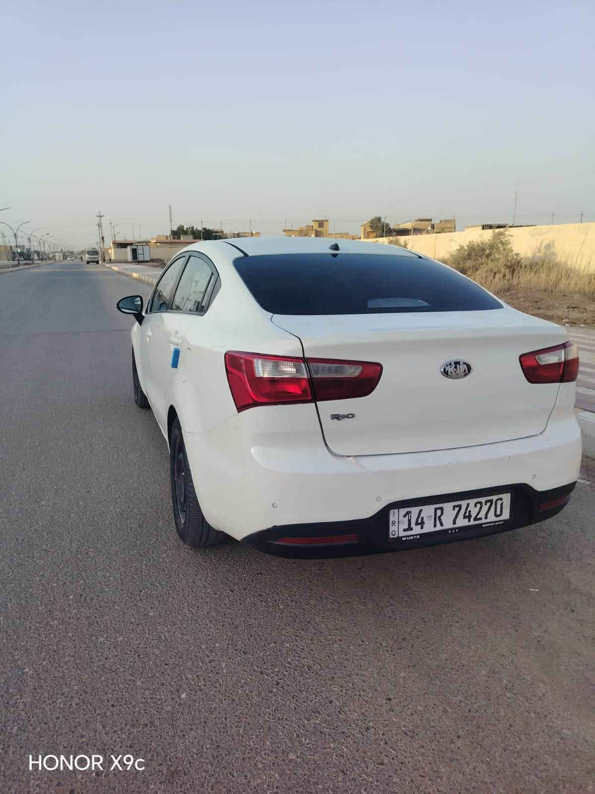 كيه ريو م 2014
رقم بصرة تحويل باسم المشتري 
مكينة 1600
مكفولة من الضربة جديدة السيارة ماناقصها شي ابدآ ماتذب عليها الف 

مكانها ناصرية قضاء النصر 
السعر 78
***********

نص مكتوب في الصور:
- HONOR X9c