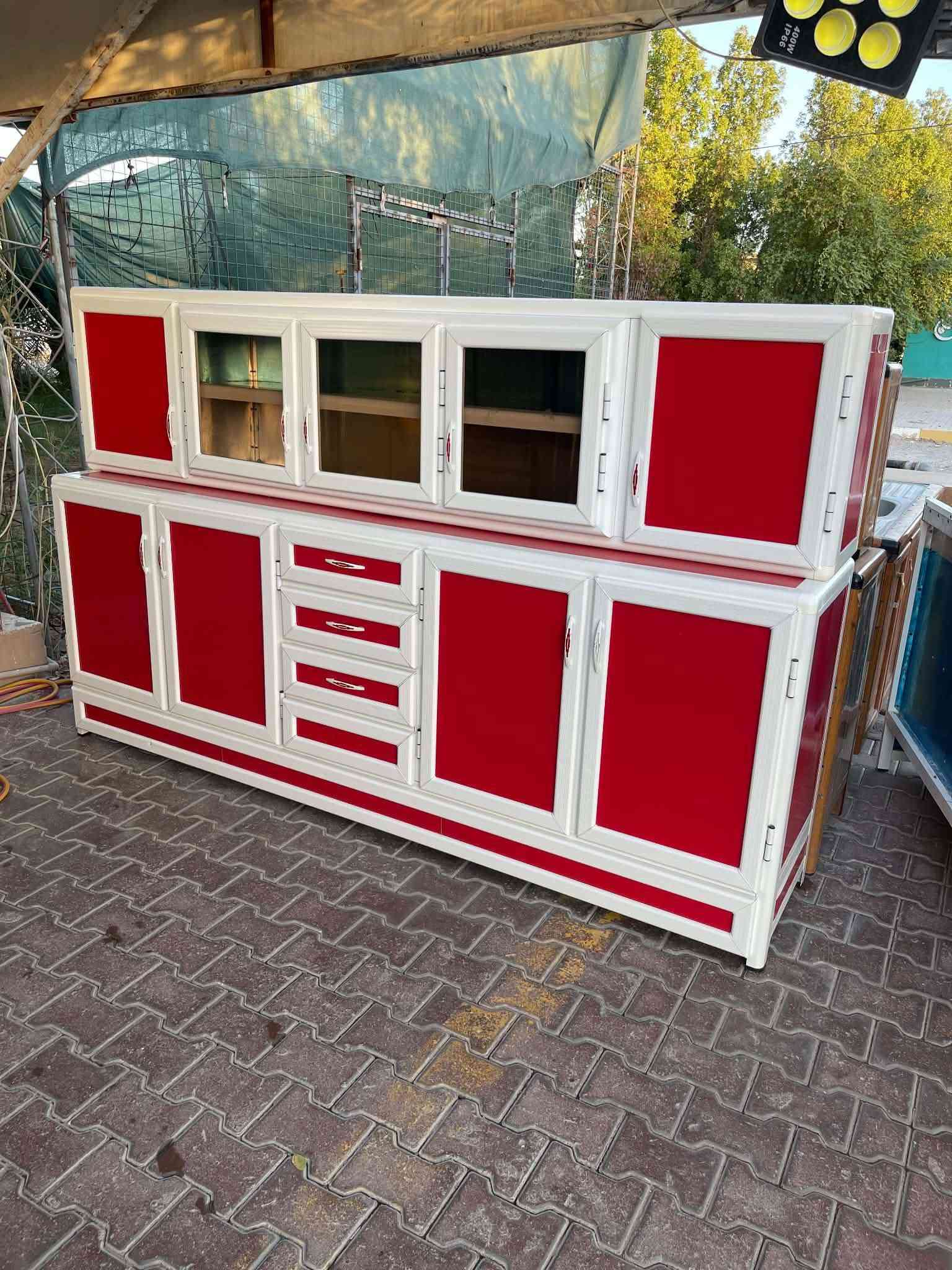كاونتر مستعمل قياس مترين ونص والسنك مالته قياس 150 سم نضيف كلش اخوو الجديد استعمال شي قليل كلش وشغله حطاطه ثقيل مكانه تكريت شارع الزهور للاستفسار ***********
