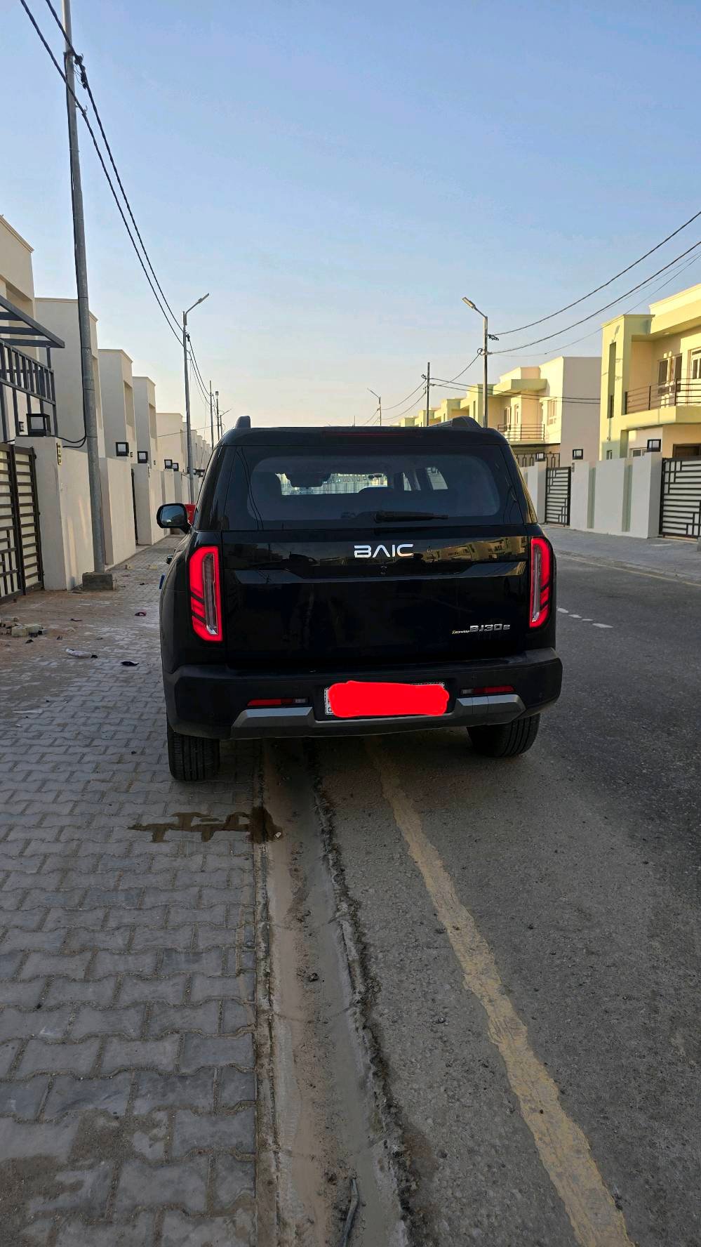 السلام عليكم.....
للبيع سيارة BAIC BJ30E 2026 
●لون أسود 
●السيارة مغلفة PPF 
●السيارة مدوشمة
●ماشية قليل ( اقل من 12 الف )
●مكفولة من اي ضرر
●رقم بغداد انجليزي 
●ضمان محرك وبطارية (ضمان الشركة)
مكان : نجف
🟫 المواصفات:

✅ محرك هجين ذكي
🔹 1.5 لتر تيربو + محرك كهربائي
🔹 قوة إجمالية تصل إلى 400 حصان
🔹 عزم دوران قوي يقارب 680 نيوتن.متر
🔹 ناقل حركة متطور 
🔹 دفع رباعي

⛽⚡ أداء قوي مع توفير عالي بالوقود
✔️ استهلاك اقتصادي
✔️ سلاسة في القيادة داخل المدينة وعلى الطرق السريعة
✔️ مناسب للاستخدام اليومي والرحلات
👨‍👩‍👧‍👦 5 ركاب براحة عالية

🖥️ تقنية ورفاهية
✨ شاشة وسطية كبيرة
✨ عدادات رقمية
✨ دخول وتشغيل بدون مفتاح
✨ مقاعد جلد
✨ فتحة سقف بانوراما 

🛡️ أنظمة أمان متقدمة
🔒 8 وسائد هوائية
🔒 ABS – ESP
🔒 أنظمة مساعدة قيادة ذكية
🔒 كاميرا 360° وحساسات ركن

السعر 33 وبي مجال بسيط للشراي 

للاستفسار : 
***********
او
***********