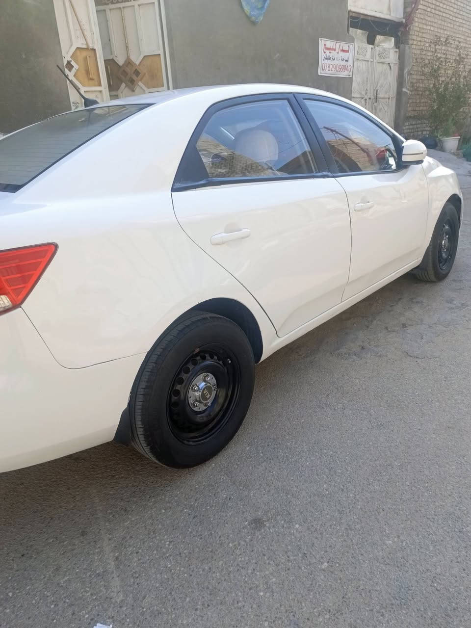 سيراتو 2012 خليجي مكينه 1600 رقم ذي قار جاهزه السياره بيها جاملغ الوره معمر . السعر 77 
***********
