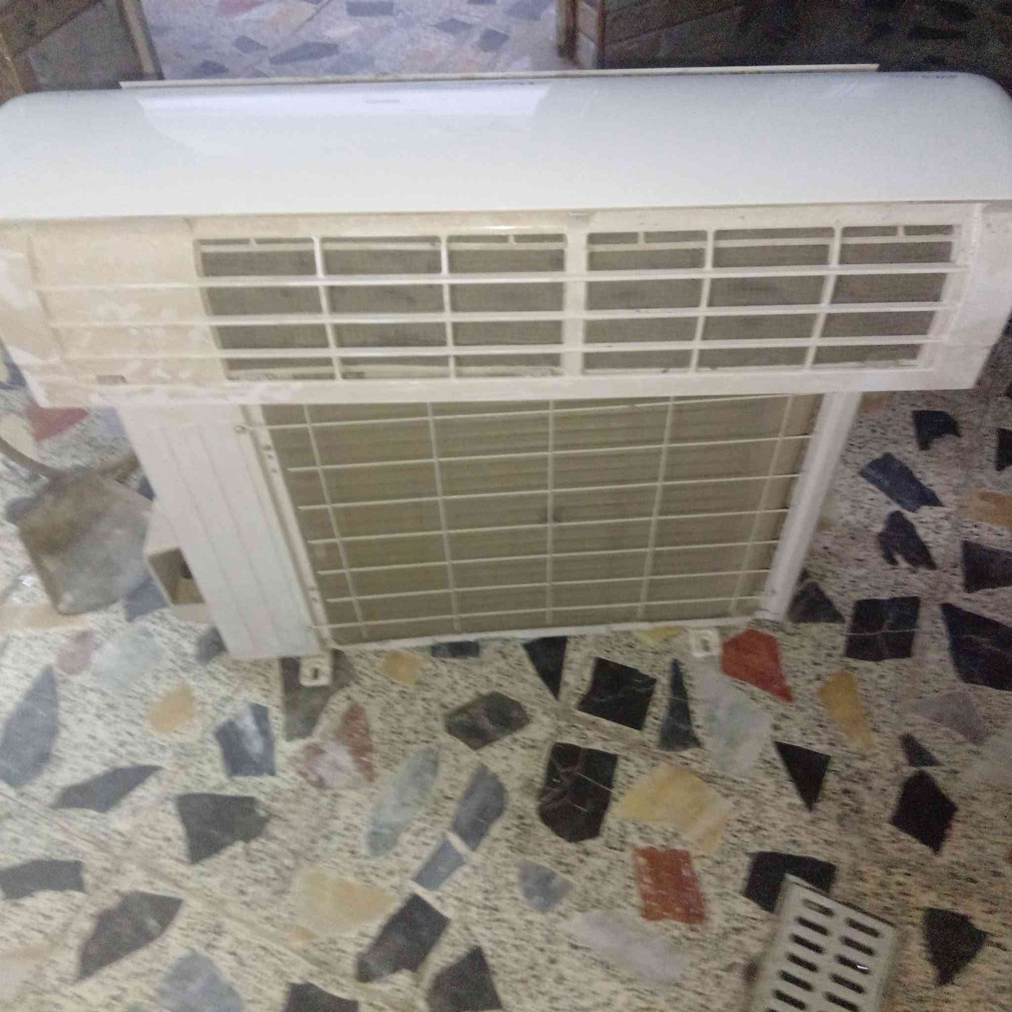 سلام عليكم مرخصت اخوي الغالي سبلت واحده طن نضافته 95بل100ابيعه غاز مقفول سعر ٢٠٠ الف بي مجال حك الجيه بغداد مدينت الصدر ***********
