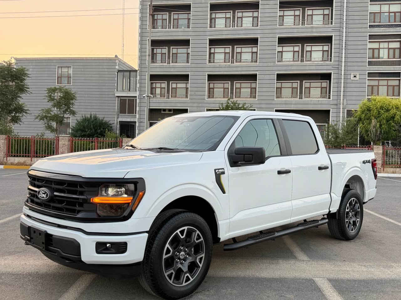 FORD 150 STX 2024
فۆرت F150 مۆدێل 2024 شکل گۆراو مواسەفات
STX
ڕەنگی سپی
مەکینە 8پستۆن
مواصفات 
:-گێچ ئەلیکترۆن
:-٤ کامێرە 
:-خەتی جادە
:-تەحدید سورحە 
:-ئاوێنە فۆتۆ
:- كاميرا 360 
:- 4✖️4 ( دبل اكسل ) 
:- شاشة گەوره 
:- لايت زينون 
:- رادار پێش و دوا 
:- رادار ئاوێنه 
:- حساس پێش ودوا 
:-برێك كاره با 
:- بروجكتر LED 
زۆر مواسەفاتی دیکە
تەنها ١ پەڵەی بۆنیتەکەی بۆیاخە بیناو بی ئیرباگ 2پارچەش گۆراوە بەبیلادی
گێر و مەکیەنەی بەشەرت 
هیچ کێشەیەکی تێدا نییە 
کاتی نەشکاوە ٣ مانگی لەگەل شوین رانیە نرخ 290 گەلا
***********
*********** شمشمل, السليمانية
