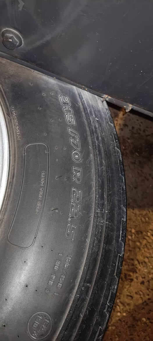 تك تاير للبيع ونص 315.70.22 
***********
