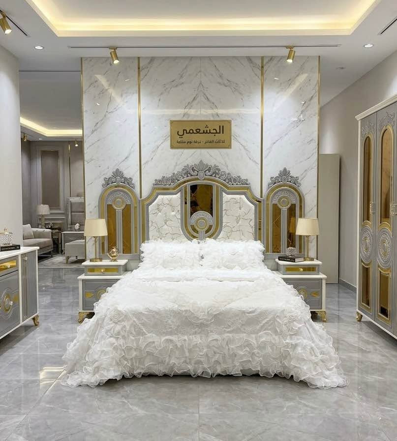 🚨 انطلقت أقوى تخفيضاتنا على موديل 
الأقواس – فخامة بسعر ولا أروع!1850
عرض خاص ولفتره محدوده 3 ايام فقط 
إلى مليون و850 الف دينار فقط

يوجد لدينا اقساط على الماستر 

✔️ موديل الأقواس – نجارة عراقية 100%
متوفر ضمن وجبة الدرجة الأولى ووجبة الأصباغ (البوية)

✨ تفاصيل الطقم (10 قطع):
• كنتور بطول 330 سم + ملحق 430 سم – ارتفاع 250 سم
• تصنيع داخلي: صاج طبيعي 4 ملم
• وجه الكنتور: MDF سماكة 12 ملم
• الضهر: چرچوبة شد برغي
• القاعدة الأرضية: بلوك صاج
• أبواب نرمادة شريطية
• التقطيع الداخلي: حسب رغبتك
• سكك سلايت – تقطيع بلوك بورد
• الشازون: خزان + طابورية إضافية
• سرير 6 أرجل من بلوك بلاويد
• لون الدوشمة حسب اختيارك
• تصميم فريد بمسكات مختلفة عن باقي الموديلات

🚛 توصيل وتركيب لكافة محافظات العراق بكروه
🛠 صيانة مجانية لمدة سنة كاملة

📍 العنوان: الرمادي التأميم قادسية الاولى
📞 للحجز والاستفسار: ***********

🔹 معرض الجشعمي للأثاث – ثقة محلية بجودة عالية

⏳ الكمية محدودة والعرض ينتهي خلال 3 أيام فقط!
👇 لا تفوّت الفرصة وخلي غرفتك تحچي ذوقك!#الجشعمي الرمادي, الأنبار
