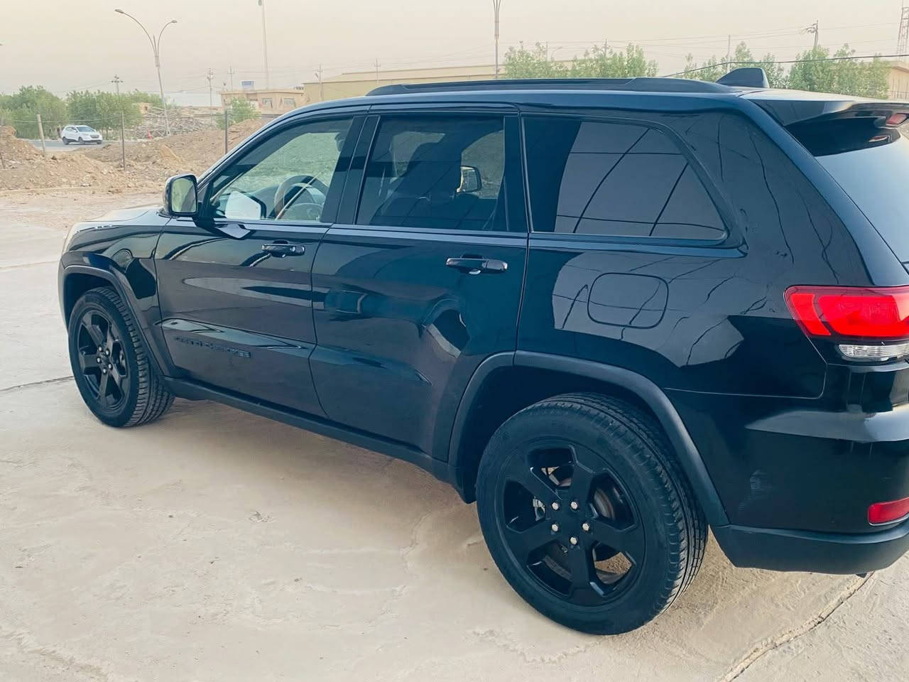 السلتم وعليكم للبيع جيب موديل ٢٠١٩ بلاك توب فول مواصفات فتحه وتشغيل عن بعد جنطه كهرباء بدون حادث وارباكات سليمه فقط بارد ودعاميه مصبوغه السياره جاهزه مابيه اي نقص مكينه جديده ما مفتوحه ماشيه ٦٠ رقم بغداد مكان السياره بابل تحويل مباشر السعر ١٩٥ رقم الهاتف ***********
