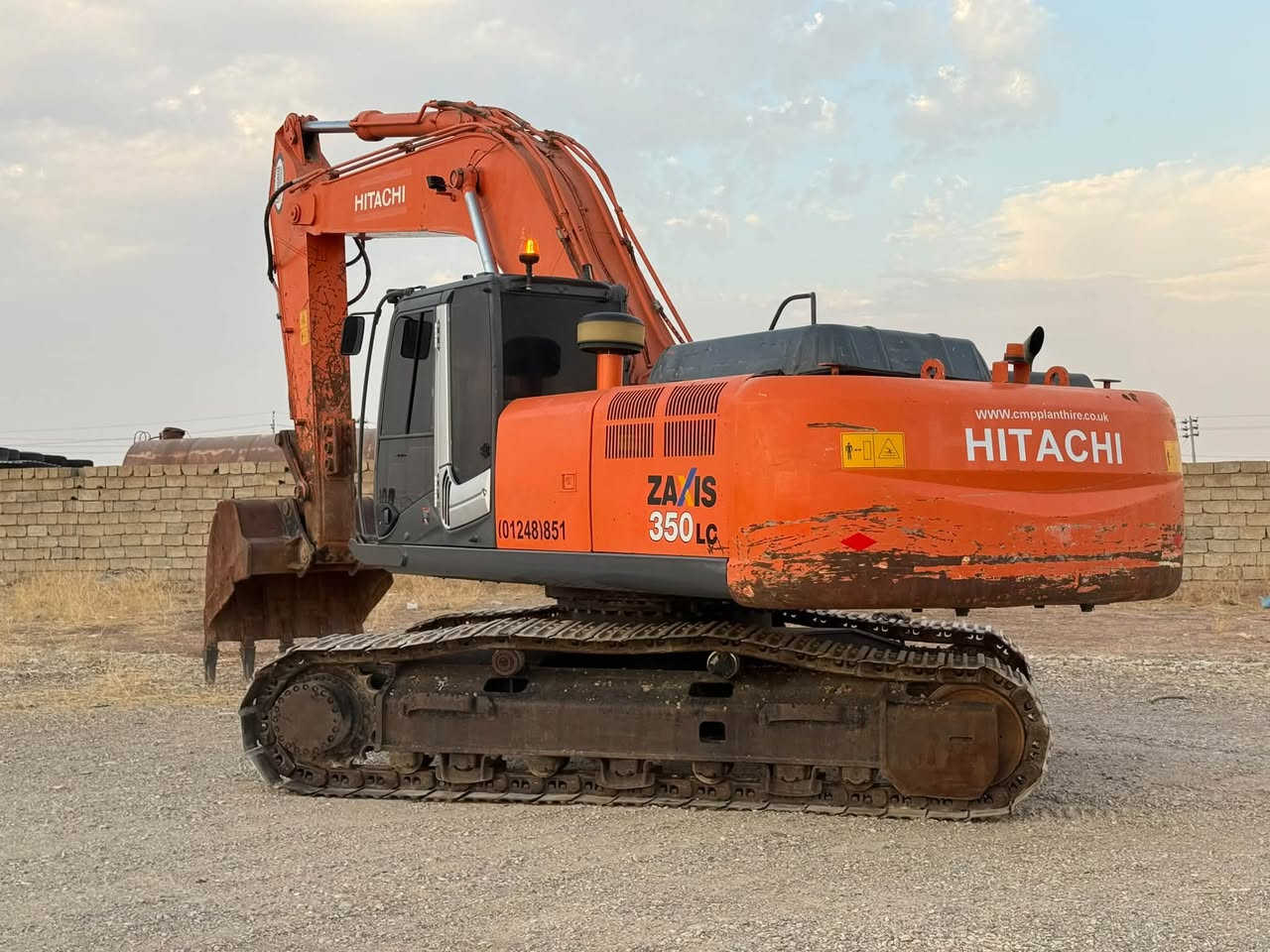 للبيع حةفارة هيتاشي Z3 حجم 350LC
مؤديل 2012 دخول جديد 
زناجيل 💯
مكفولة كفالة عامة 
***********
***********
