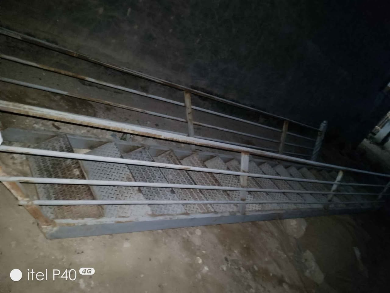 درج حديد جكر ابليت ثقيل 16 باية الطول 6م العرض90سم  السعر 375 اللعنوان بغداد الصابيات قريب جسر الدوار 
*********** بي واتساب بغداد, العراق

نص مكتوب في الصور:
- itel P40 4G