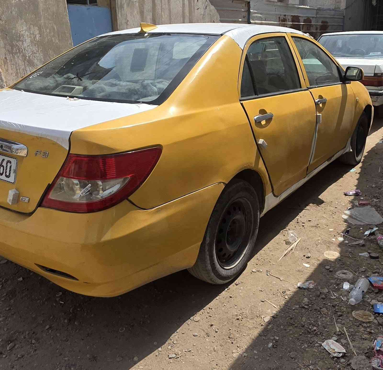 السلام عليكم
للبيع byd f3 موديل 11 السيارة بأسمي رقم جديدة مصفرة هيئة وضريبة وغرامات شرط التحويل ثاني يوم السيارة جاهزة من كل شي نقص فقط التبريد 
السعر 38 وبيها مجال بسيط للشراي 
الاتصال على الارقام 
***********
***********
