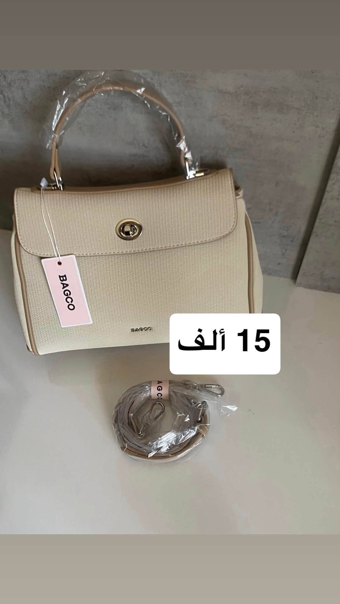 تصفيه للتواصل واتساب ‭***********‬

نص مكتوب في الصور:
- 13 ألف
- 18 ألف مع بوكس
- 13 ألف 2
- 10 الاف
- 18 ألف
- 15 ألف