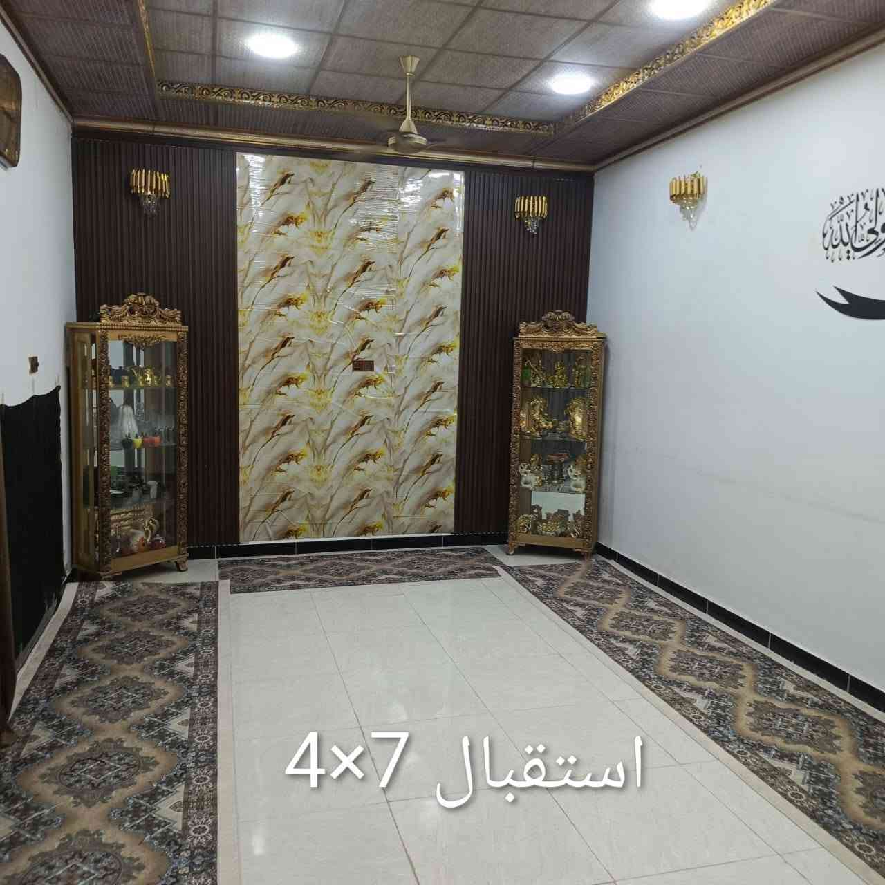 سلام عليكم بيت مساحه155 
موقعه بناصريه زاويه الثانيه 
الواجه 9ونص عدد الغرف4
السعر 180مليون بي مجال
رقم ***********
