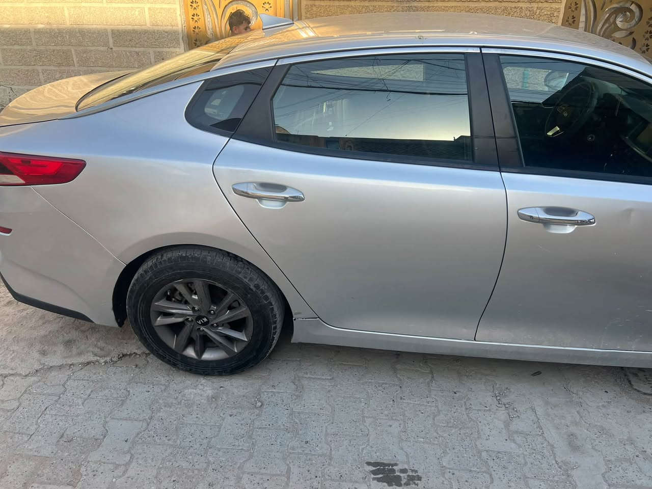 اوبتيما ٢٠ أمريكي fe ماشيه ٧٨٥٠٠ ميل هذا سونارها وعندي صارت بيها طخة بسيطة موجودة بالصور 
الرادارات كلها شغاله أمامية و جانبية وتوقف اذا مفعلة
سعرها ١٣٥ وبيها مجال للي شراي من صدك يجي ويدلل
*********** هذا رقمي
